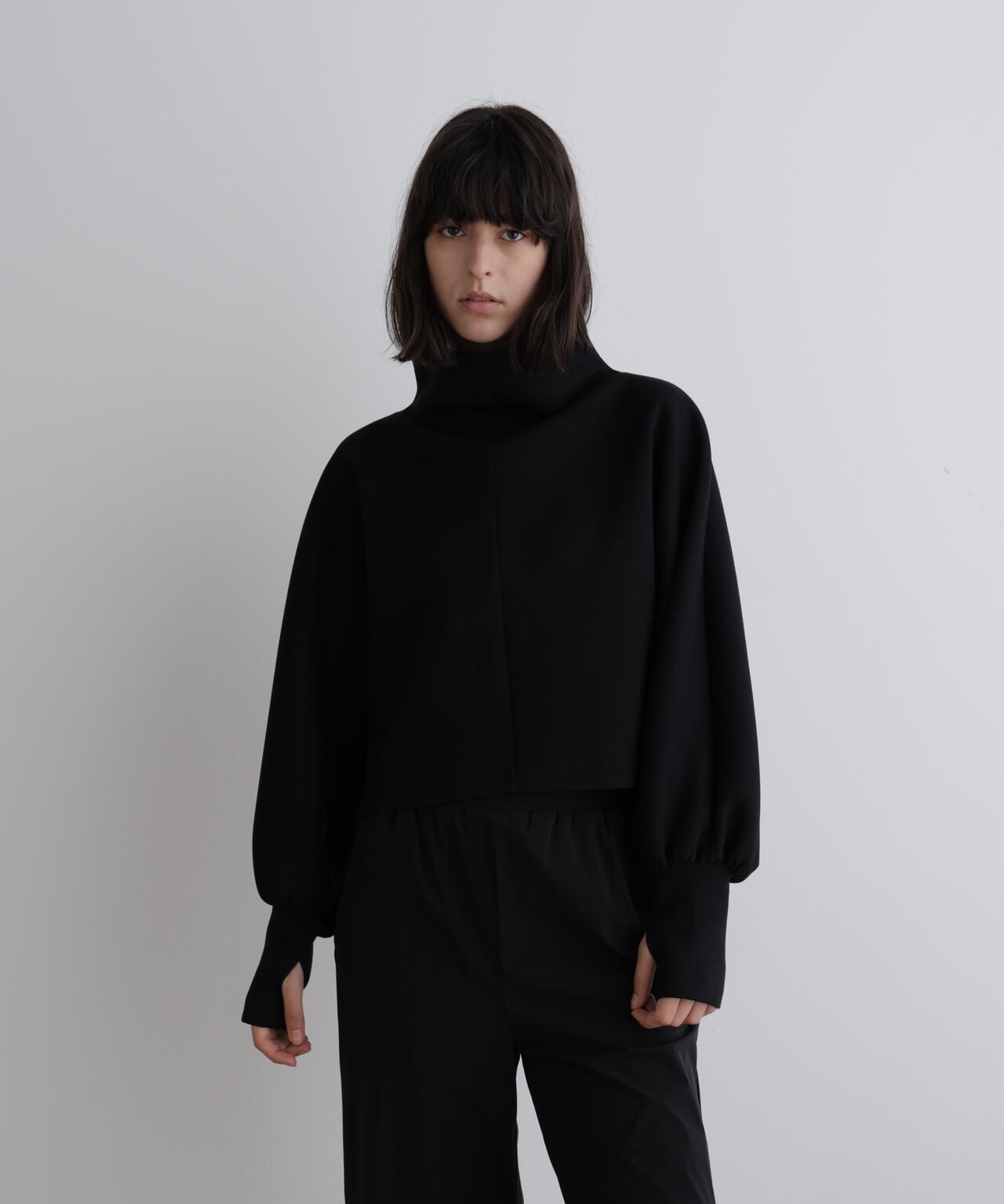 《LE PHIL SPORTS》ライトダンボールショート丈プルオーバー