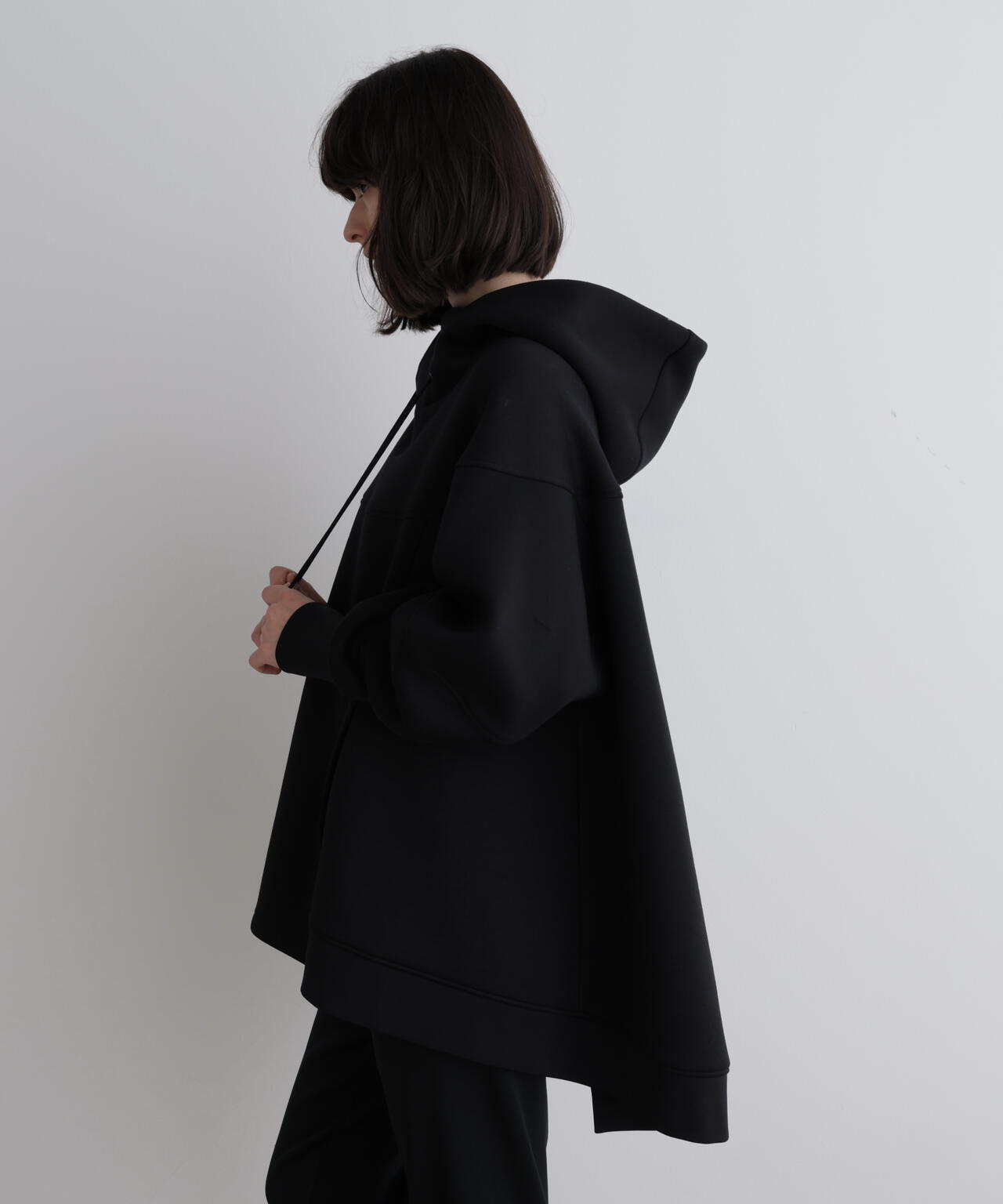 《LE PHIL SPORTS》テックダンボールジャージフーディ