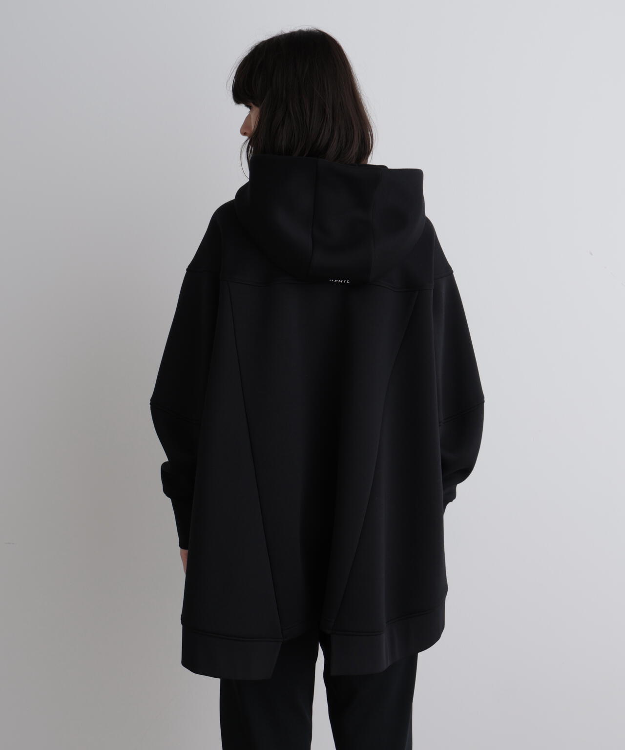 《LE PHIL SPORTS》テックダンボールジャージフーディ