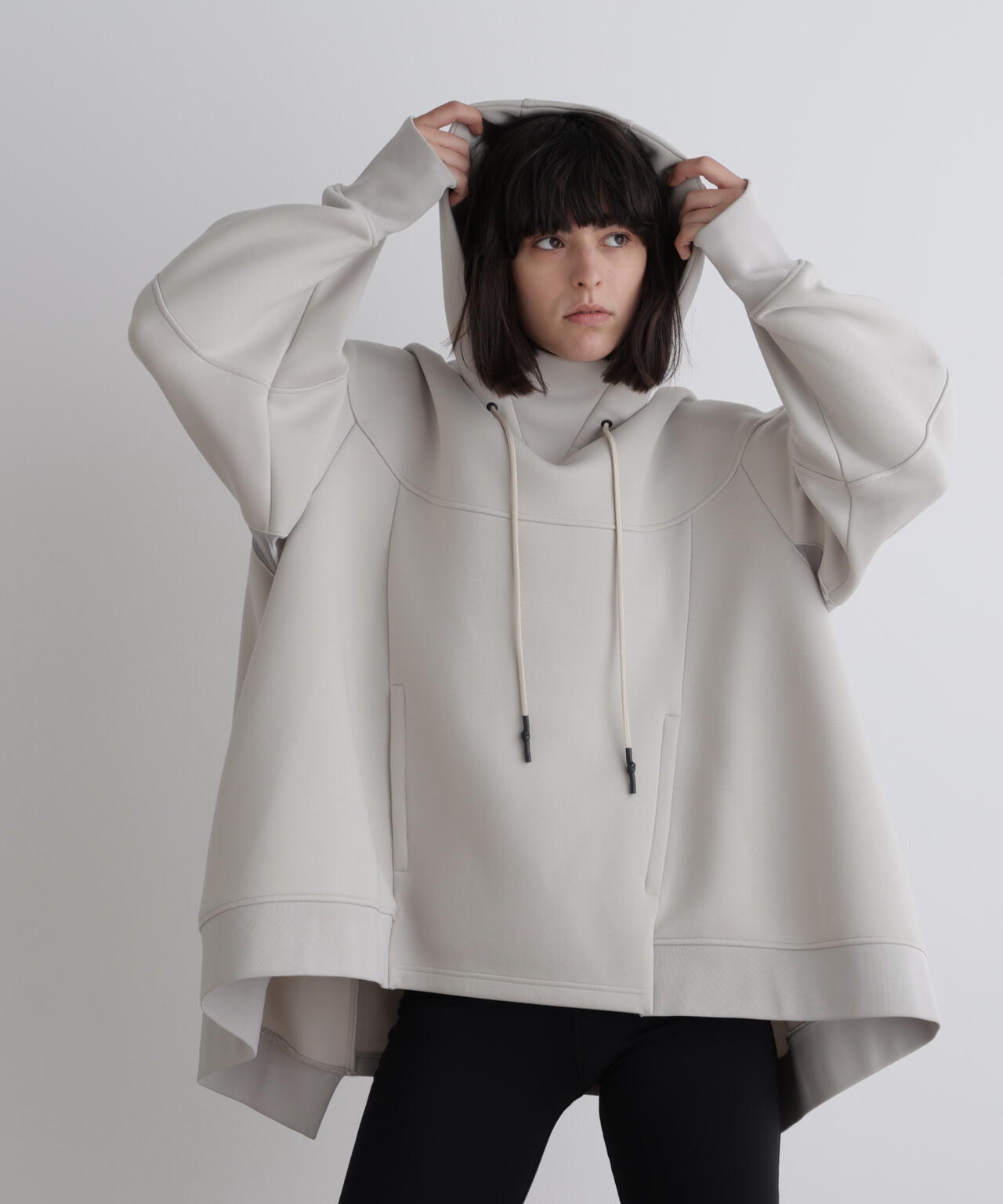 《LE PHIL SPORTS》テックダンボールジャージフーディ