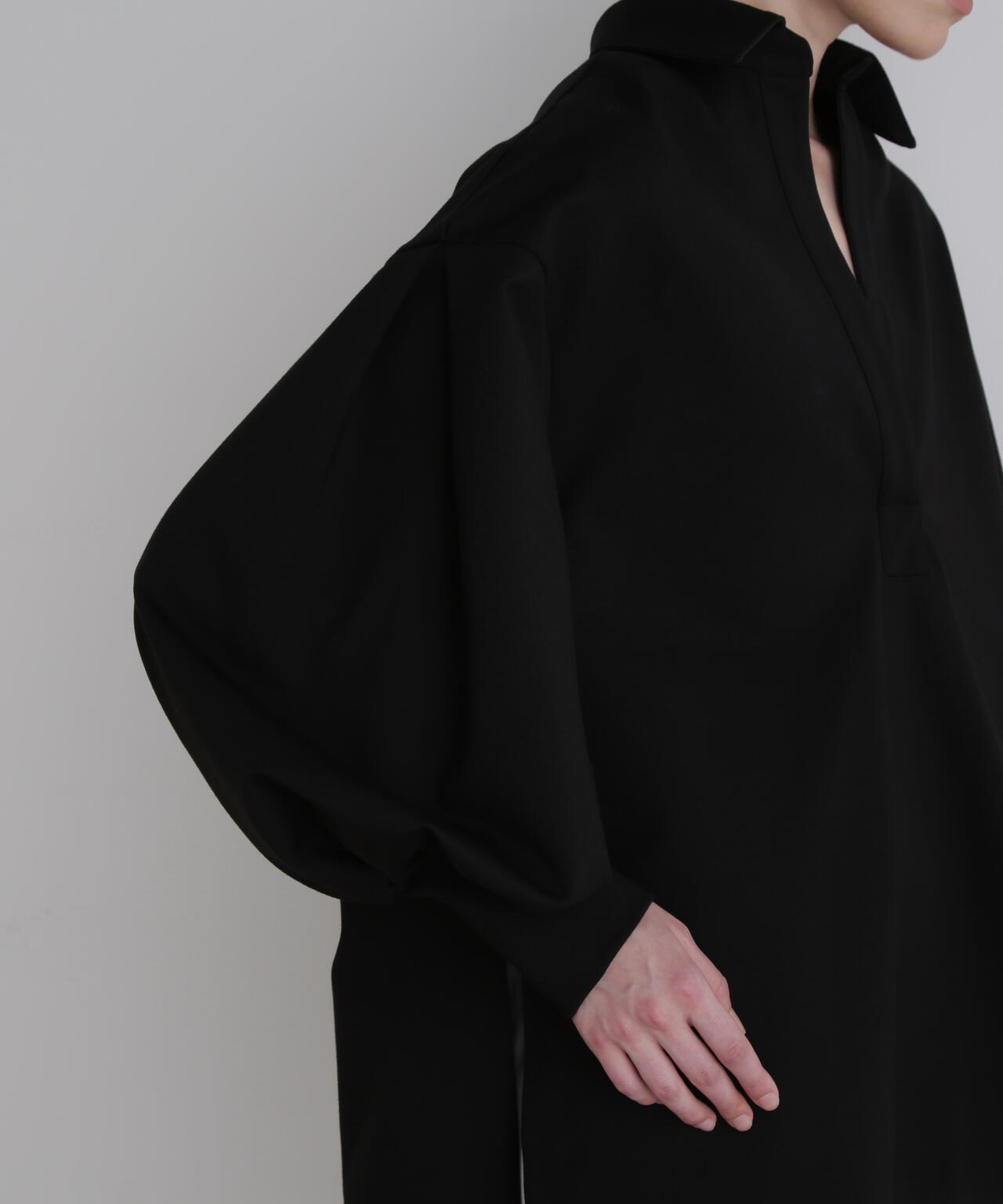 新品タグ付き maison de dolce フィオーレトップス black 新品タグ付き maison de dolce フィオーレトップス black 新品タグ付