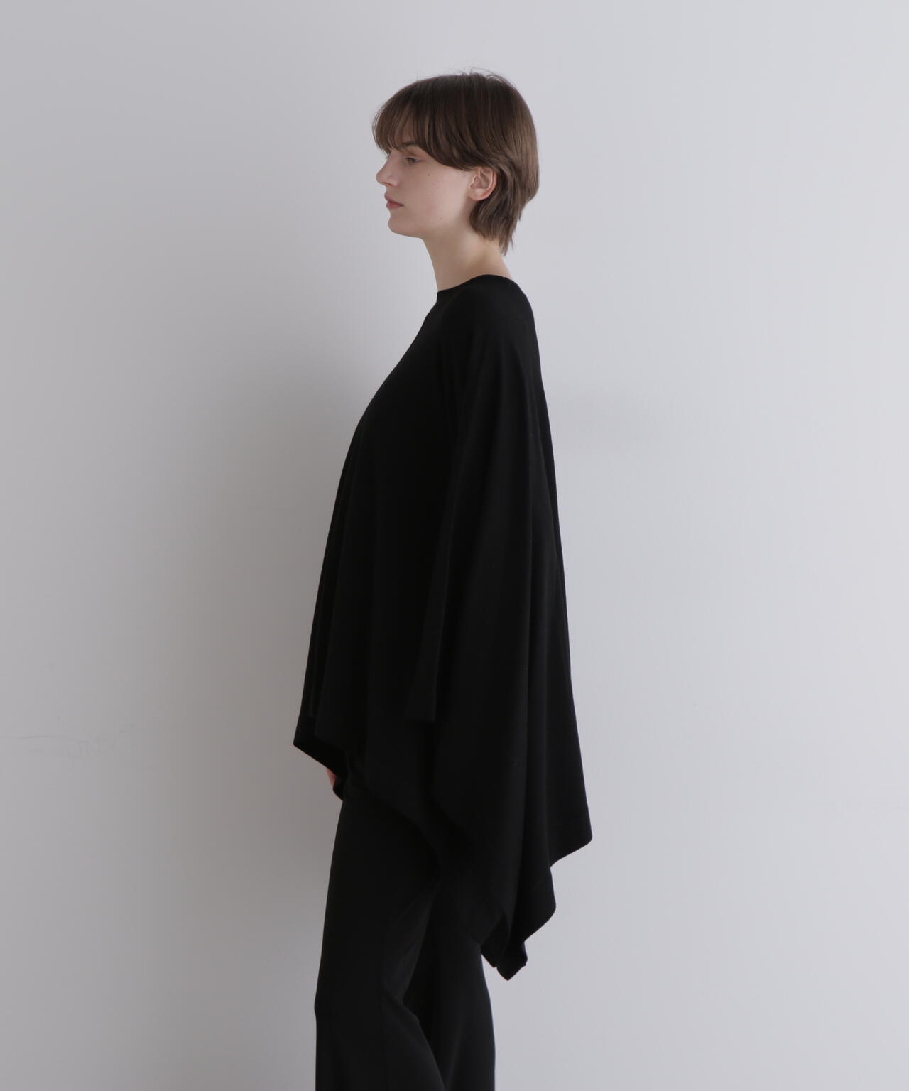 LE PHIL ブラック ポンチョ・ケープコート ル フィル エアーウールボンディングショートコート ルフィル le