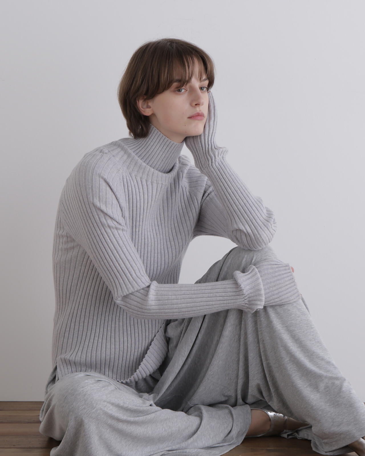 ルフィル　シルキーブロードロングシャツ　グレー ルフィル シルキーブロードロングシャツ グレー LE PHIL（ル