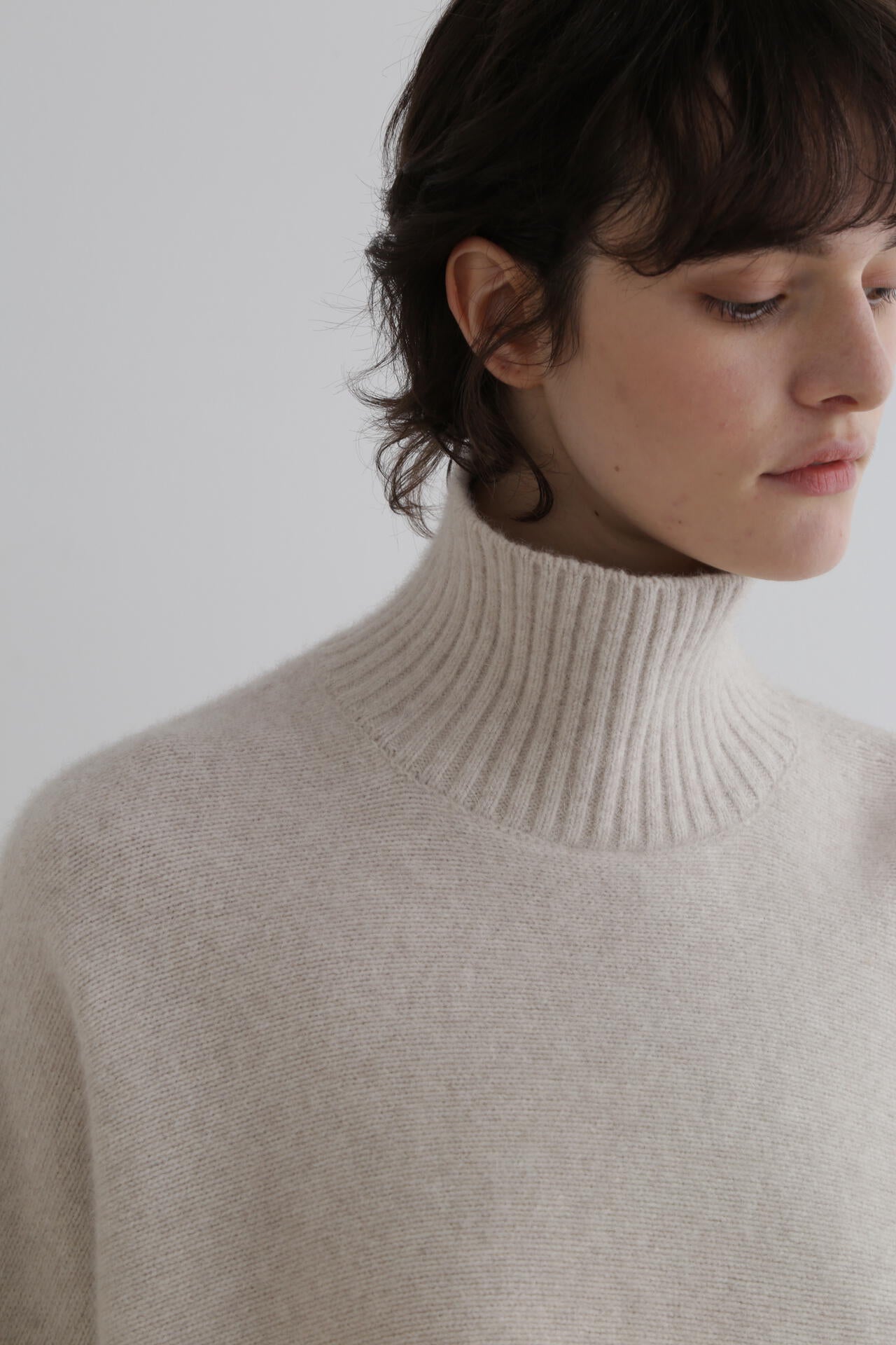 フォックス混ハイネックニット