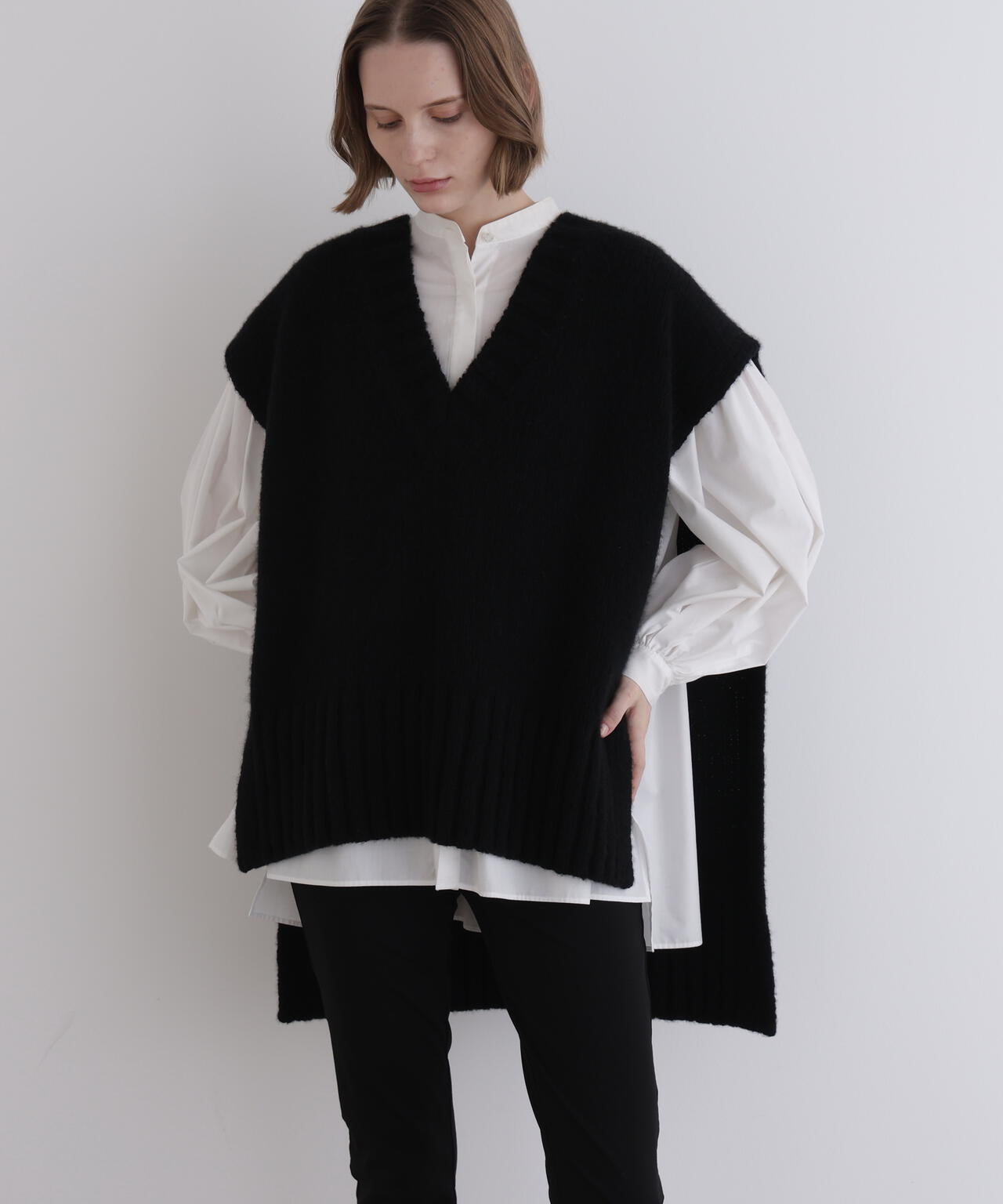 Ｖネックニットジレ