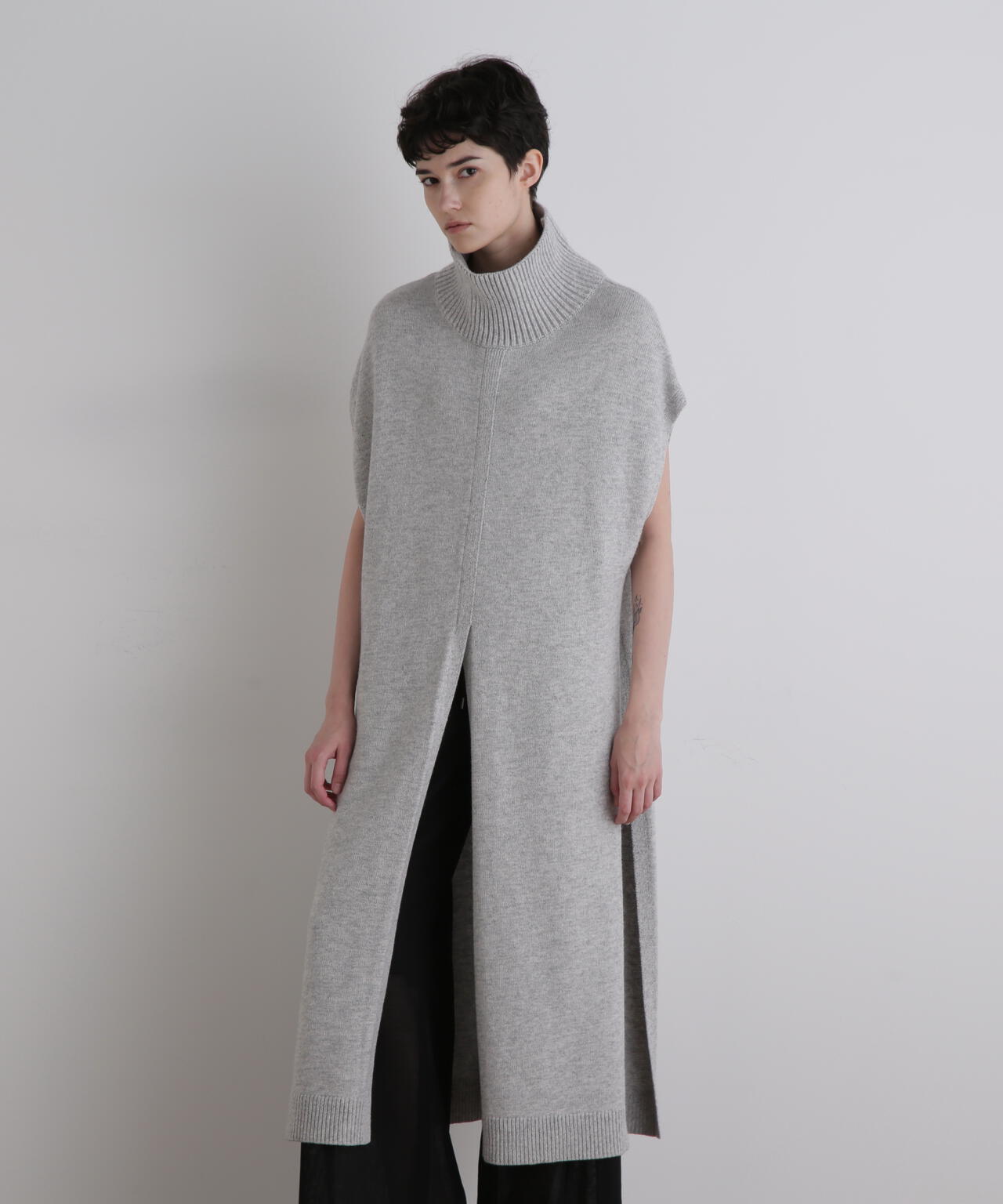 ウールミドルゲージロングジレ