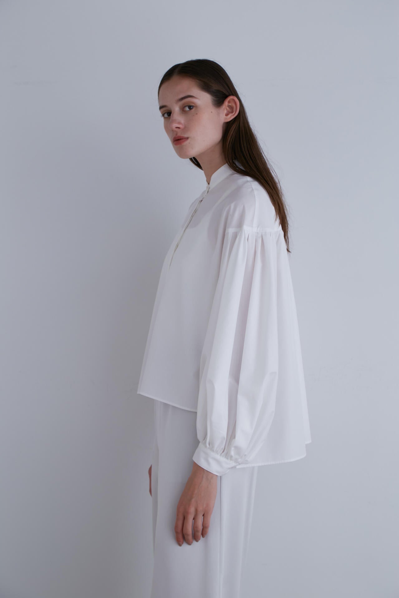 ショートタイプライターギャザーブラウス | LE PHIL（ル フィル