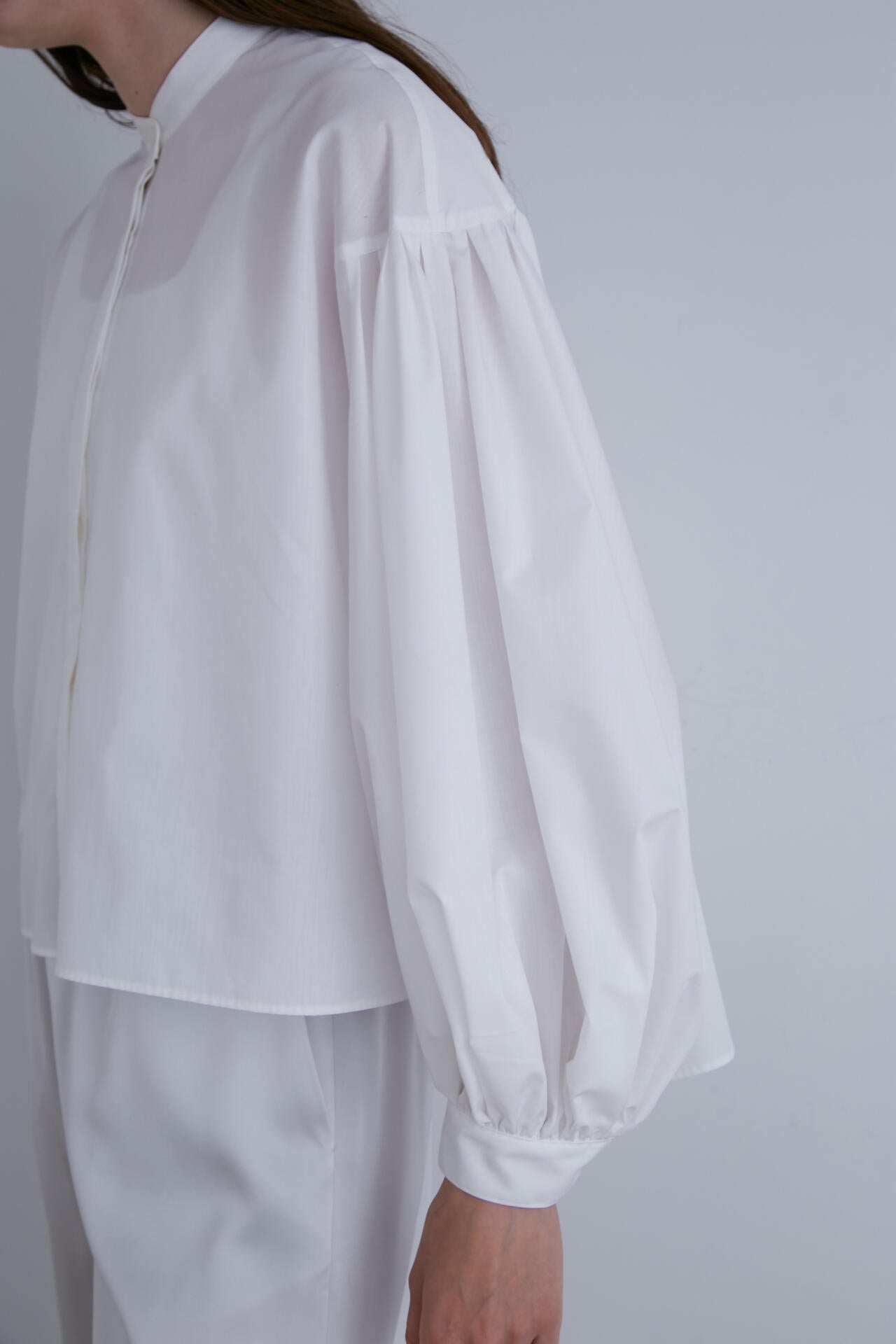 ショートタイプライターギャザーブラウス