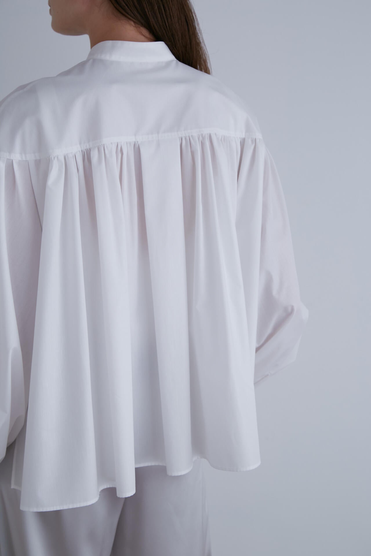 ショートタイプライターギャザーブラウス | LE PHIL（ル フィル