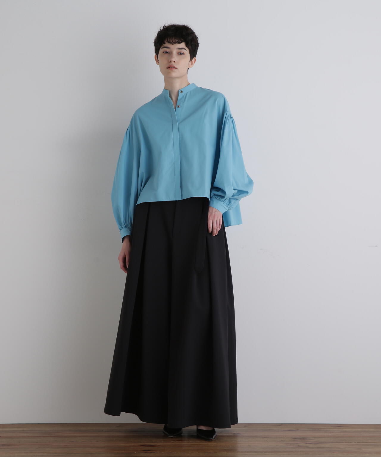 ショートタイプライターギャザーブラウス