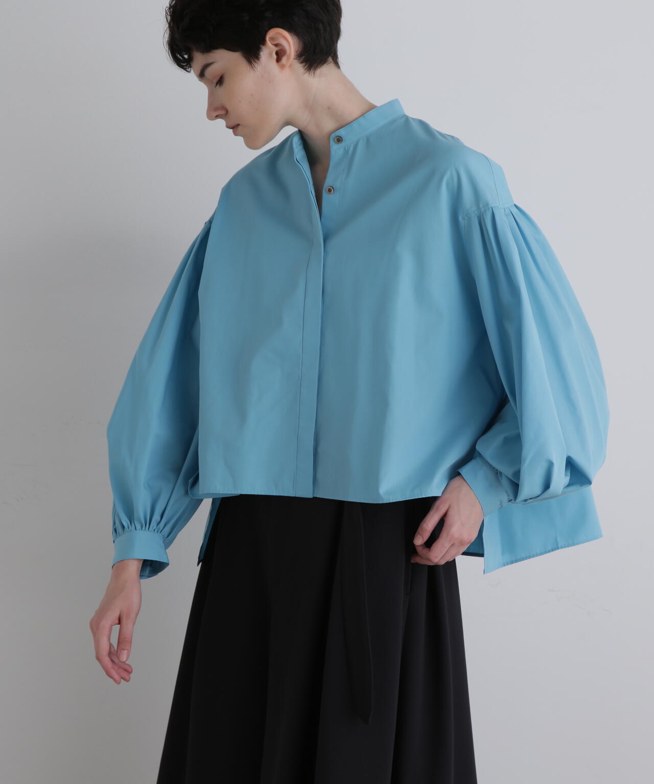 ショートタイプライターギャザーブラウス