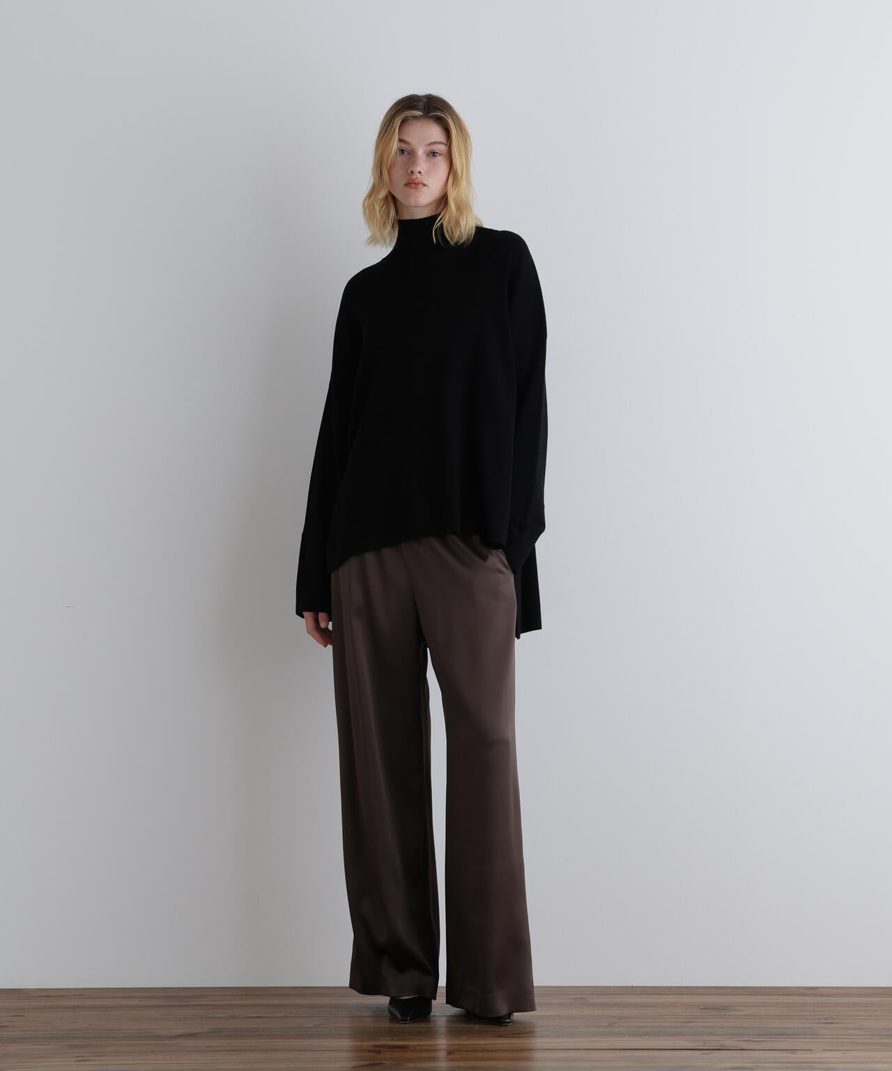 クラシックサテンパンツ