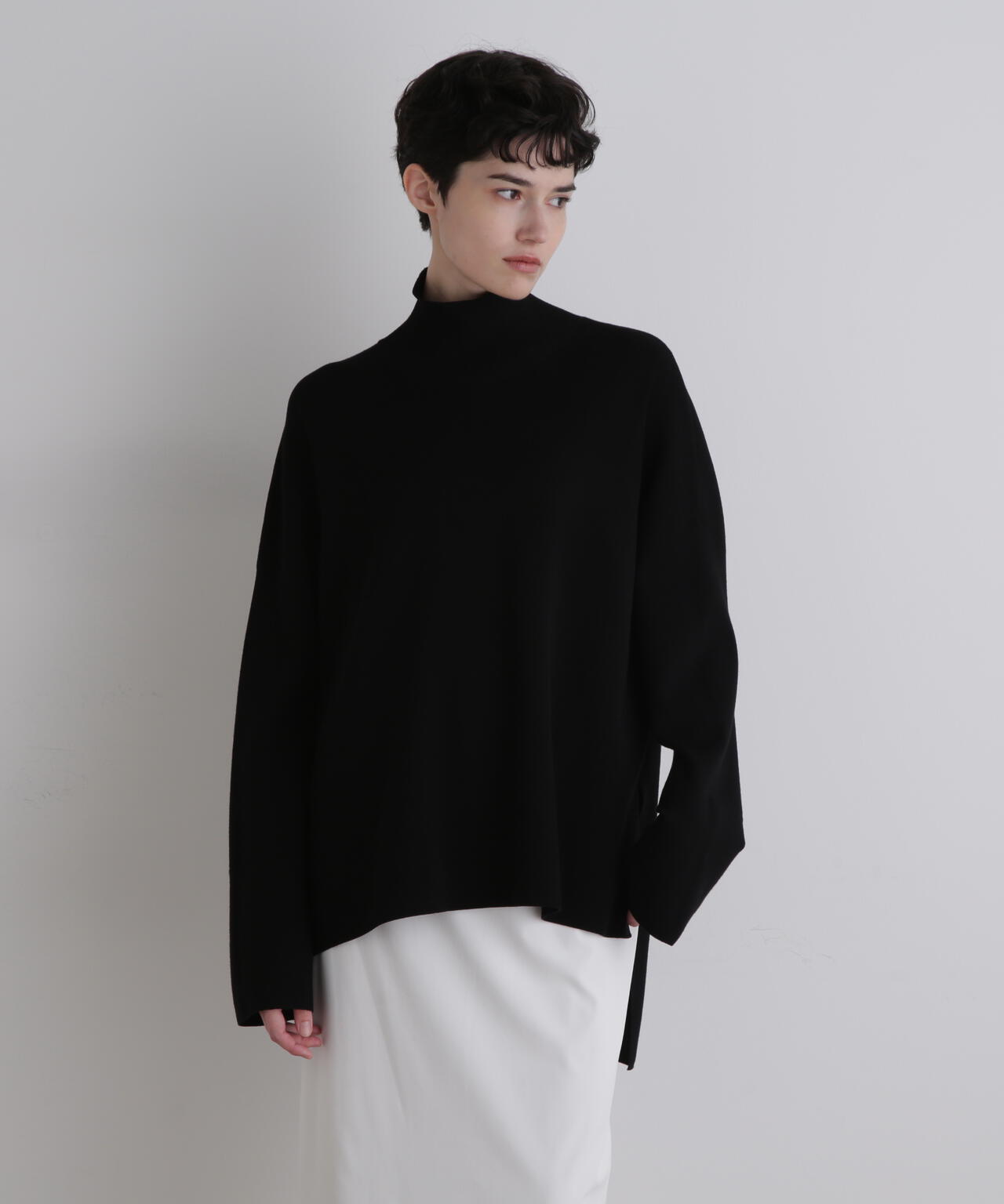 オーバーサイズプルオーバーニット