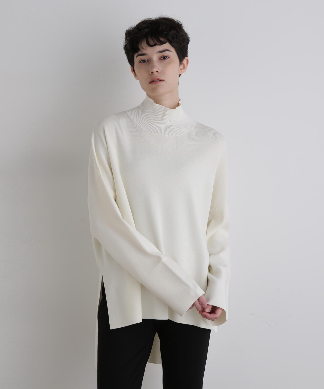 オーバーサイズプルオーバーニット