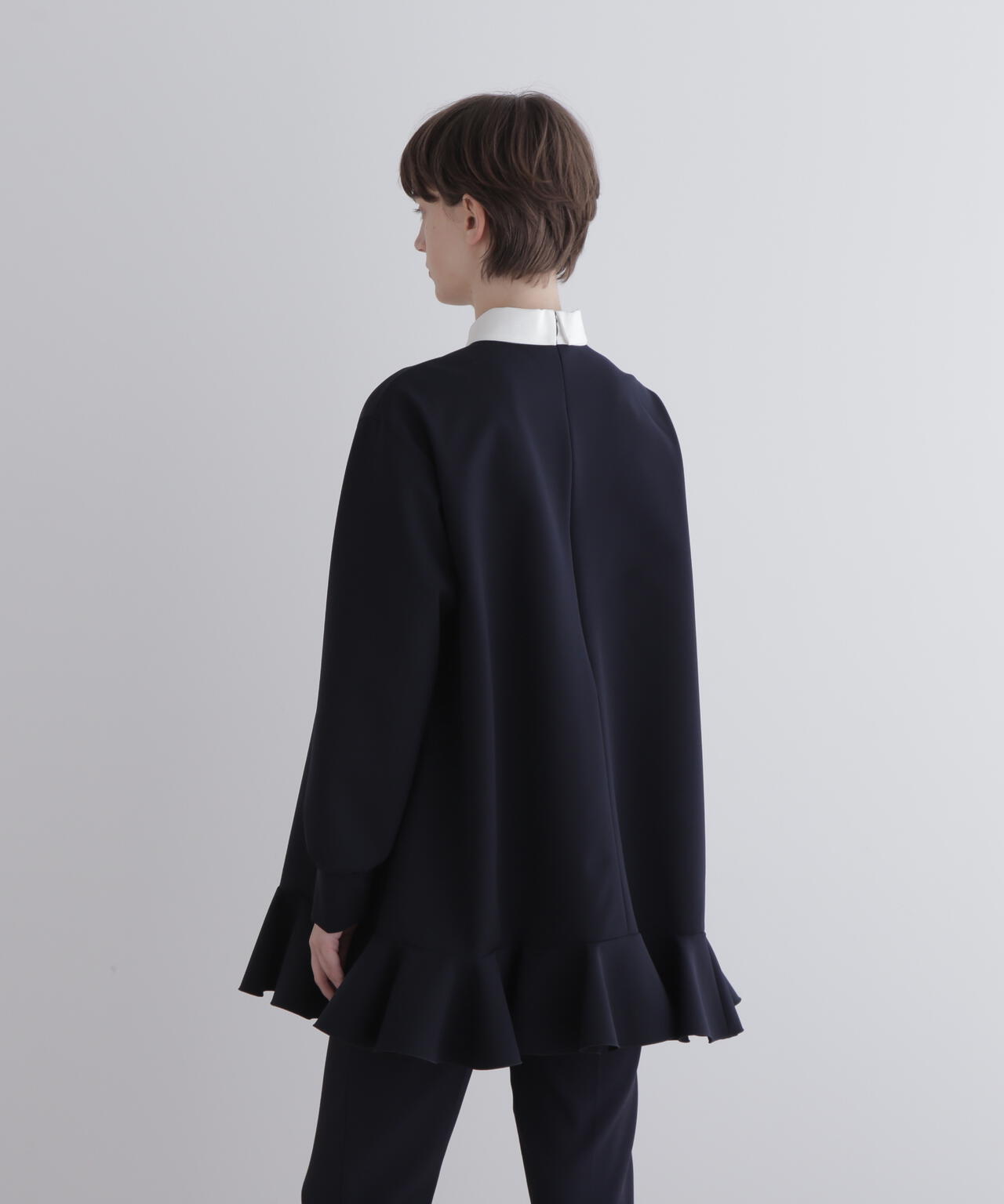 襟付きフリルブラウス