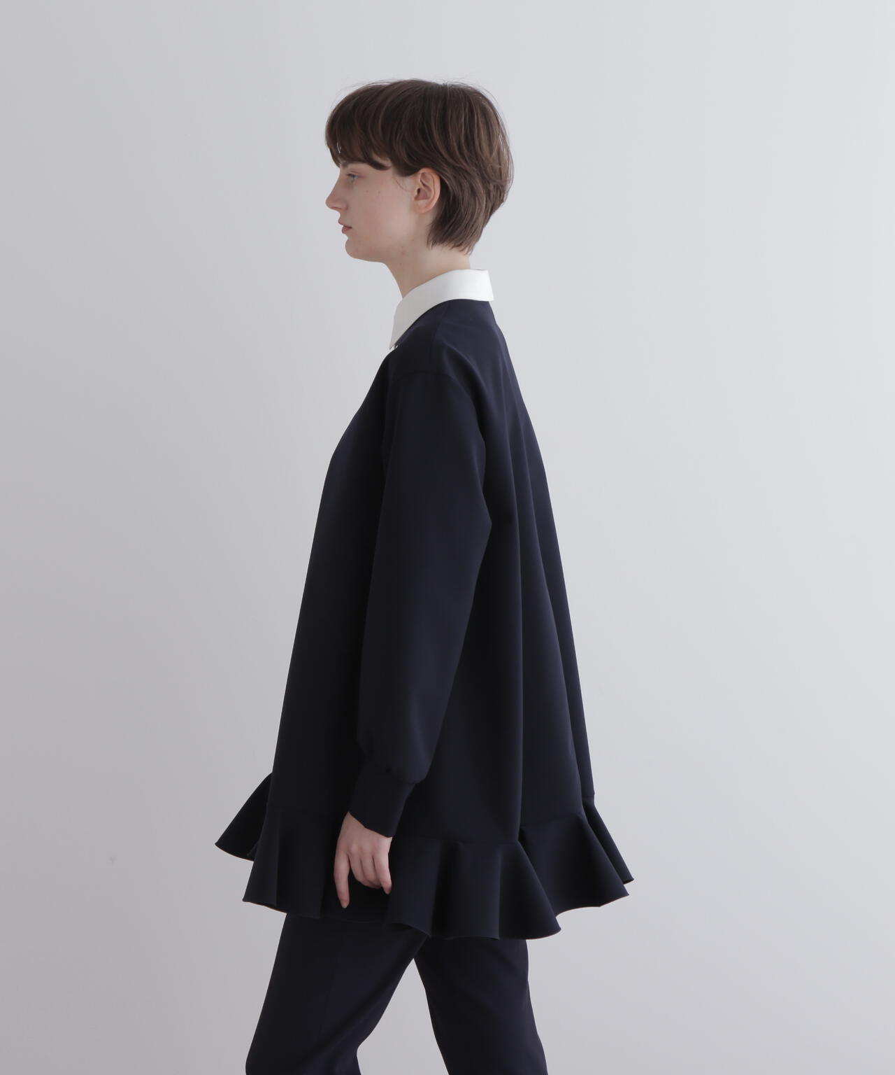 襟付きフリルブラウス