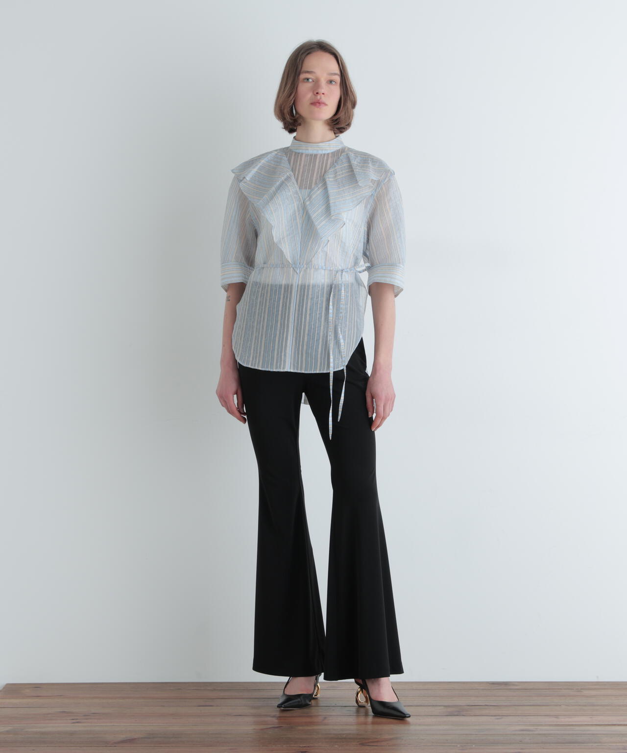 ストライプラッフルブラウス