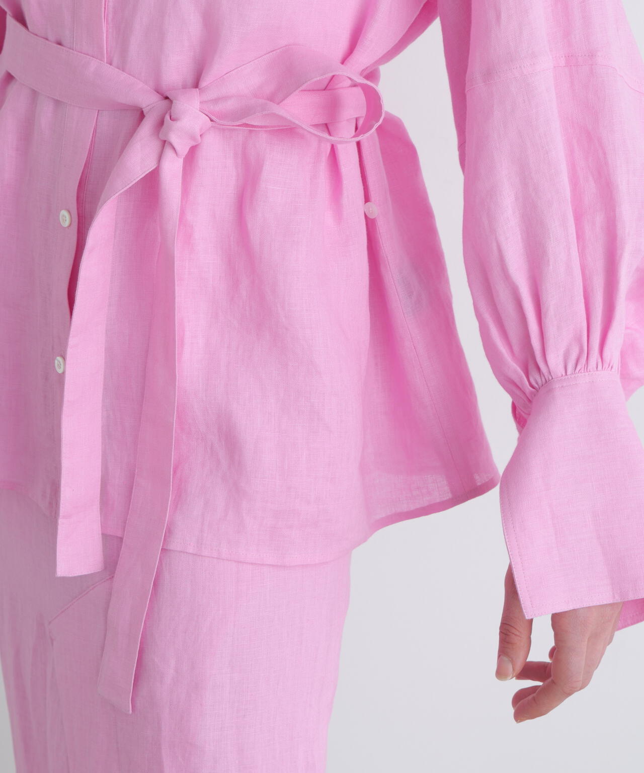 リネンブラウス