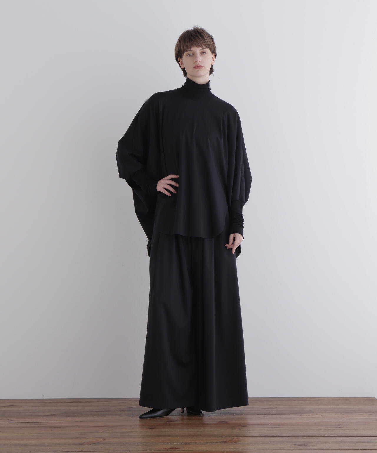 コンパクトポンチオーバーサイズハイネック | LE PHIL（ル フィル