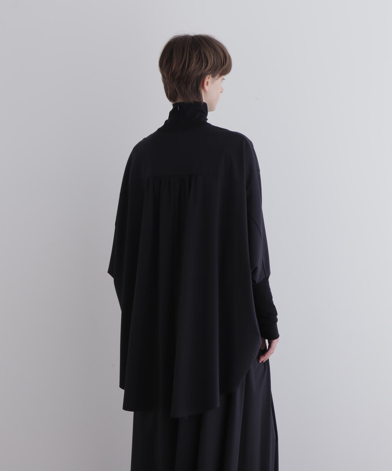 コンパクトポンチオーバーサイズハイネック | LE PHIL（ル フィル