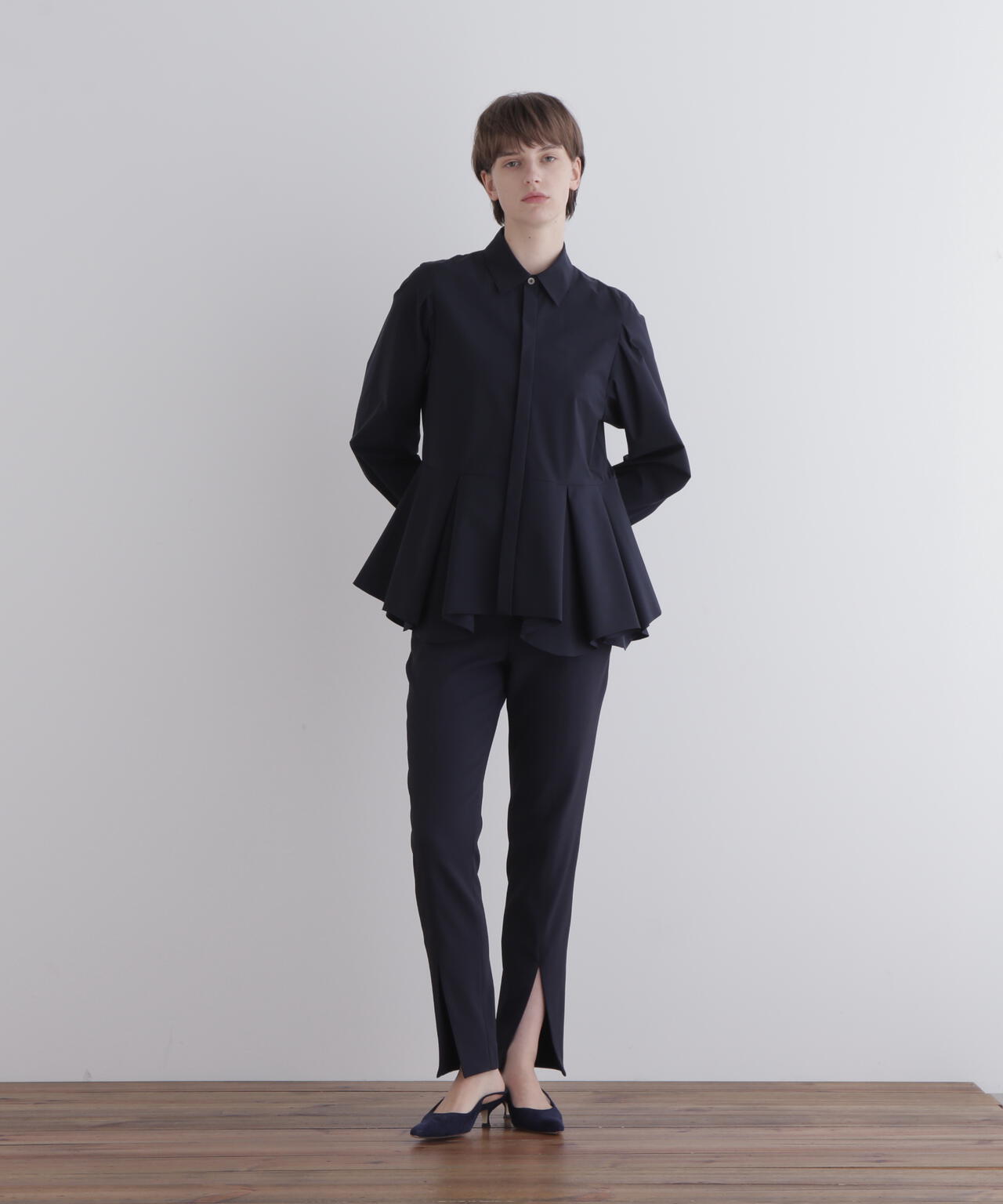 ルフィル LE PHIL SOLOTEX ブロードフレアブラウス グレー 美品 LE PHIL（ル フィル） シャツ ブラウス SOLOTEXブロードブラウス