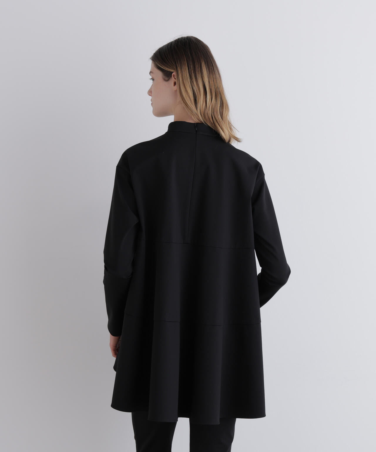 ハイストレッチポンチスタンドカラーブラウス