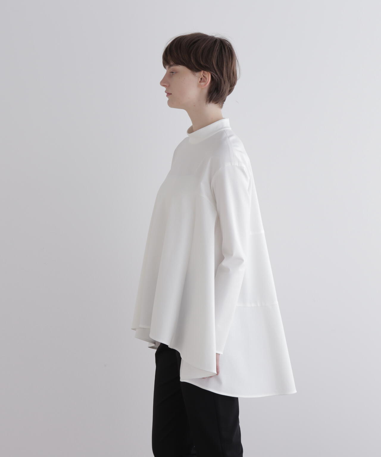 ハイストレッチポンチスタンドカラーブラウス | LE PHIL（ル フィル