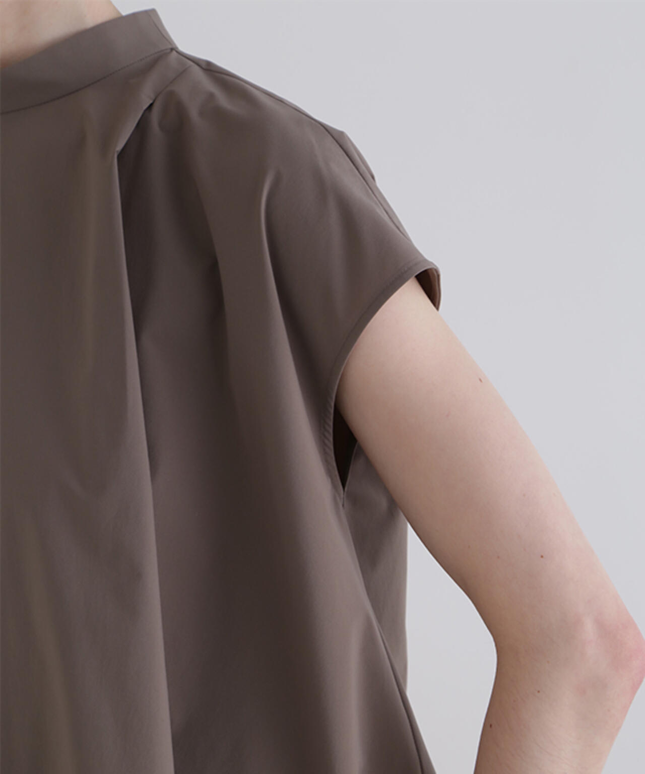 SOLOTEXノースリーブブラウス | LE PHIL（ル フィル） ｜【公式】通販