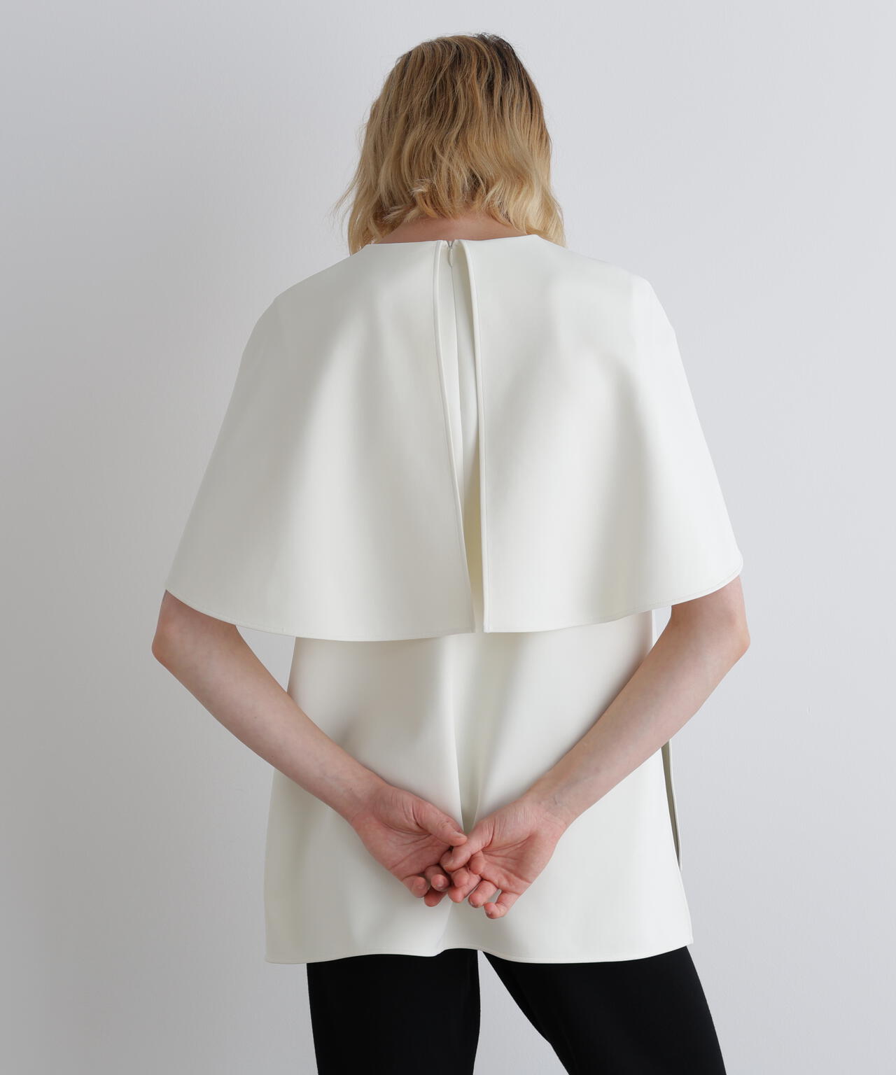 ライトダンボールケープブラウス | LE PHIL（ル フィル） ｜【公式