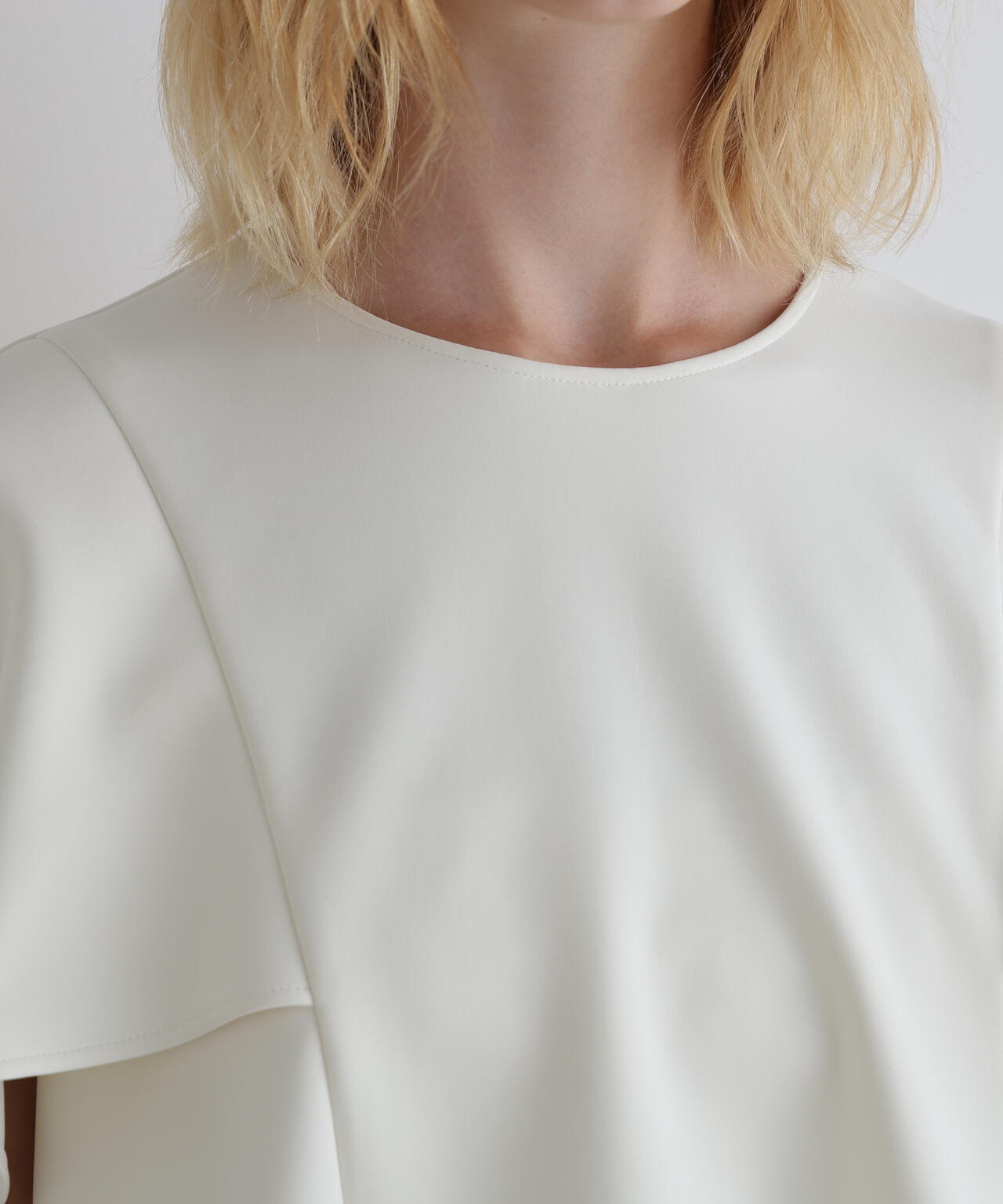 ライトダンボールケープブラウス | LE PHIL（ル フィル） ｜【公式