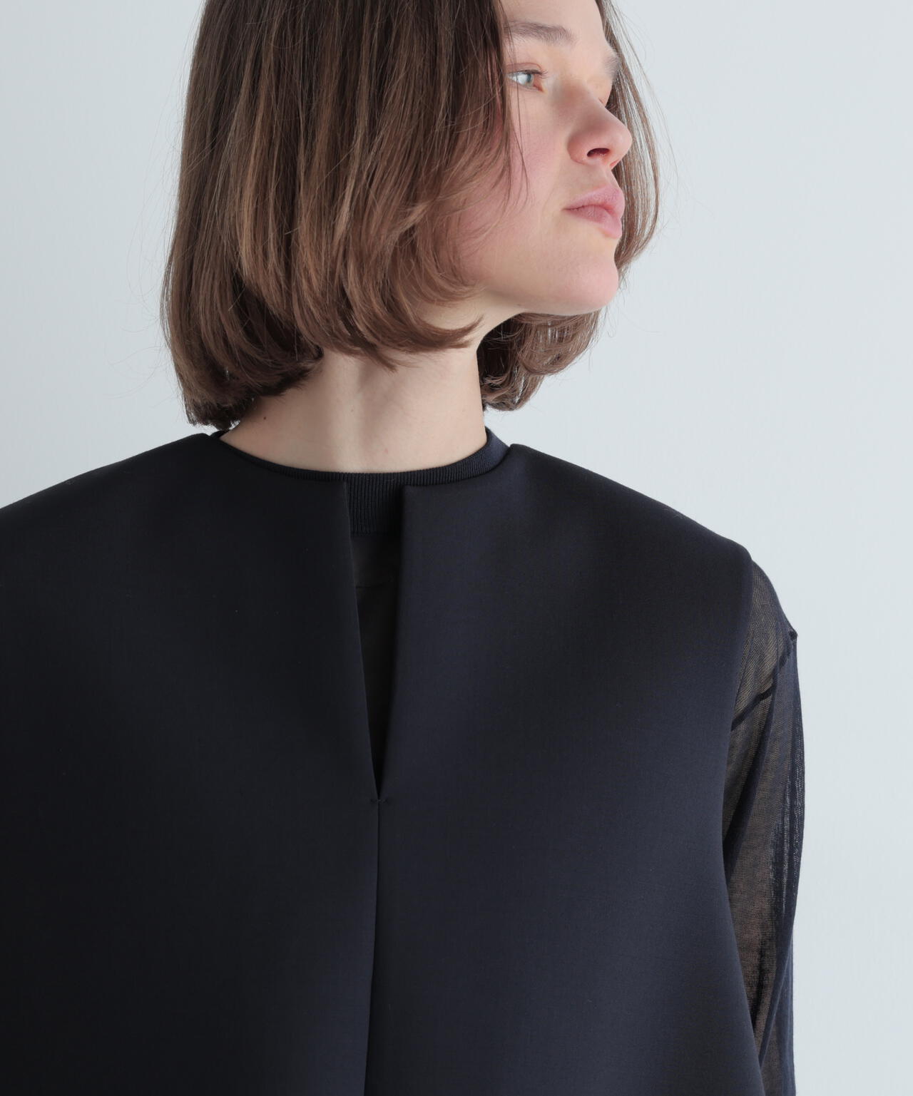 ライトボンディングノースリーブジレブラウス