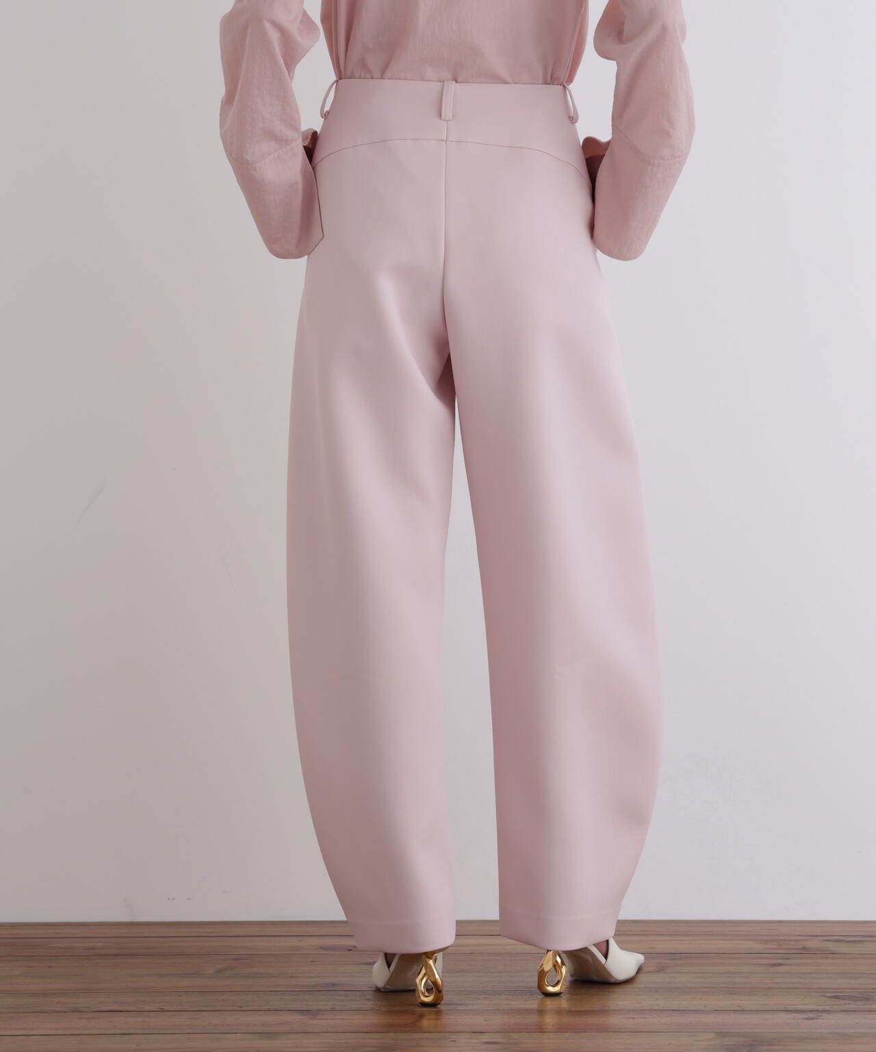 トリプルクロスカーブパンツ