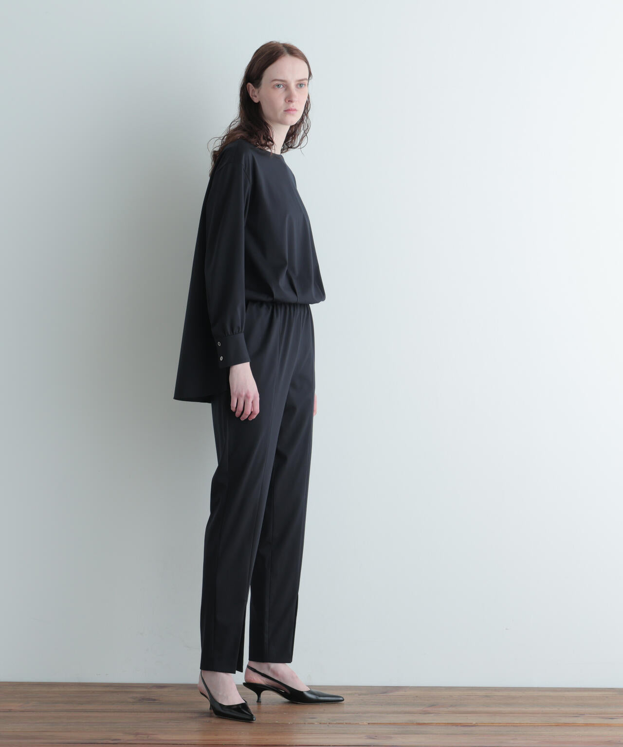 コンパクトポンチコンビネゾン