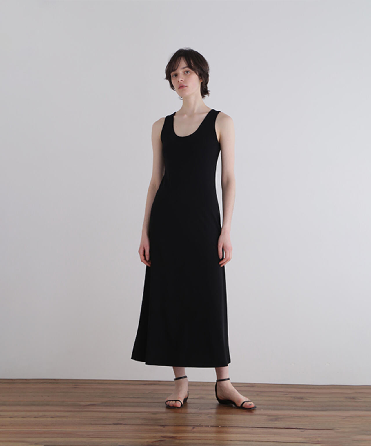 カップインＵネックドレス