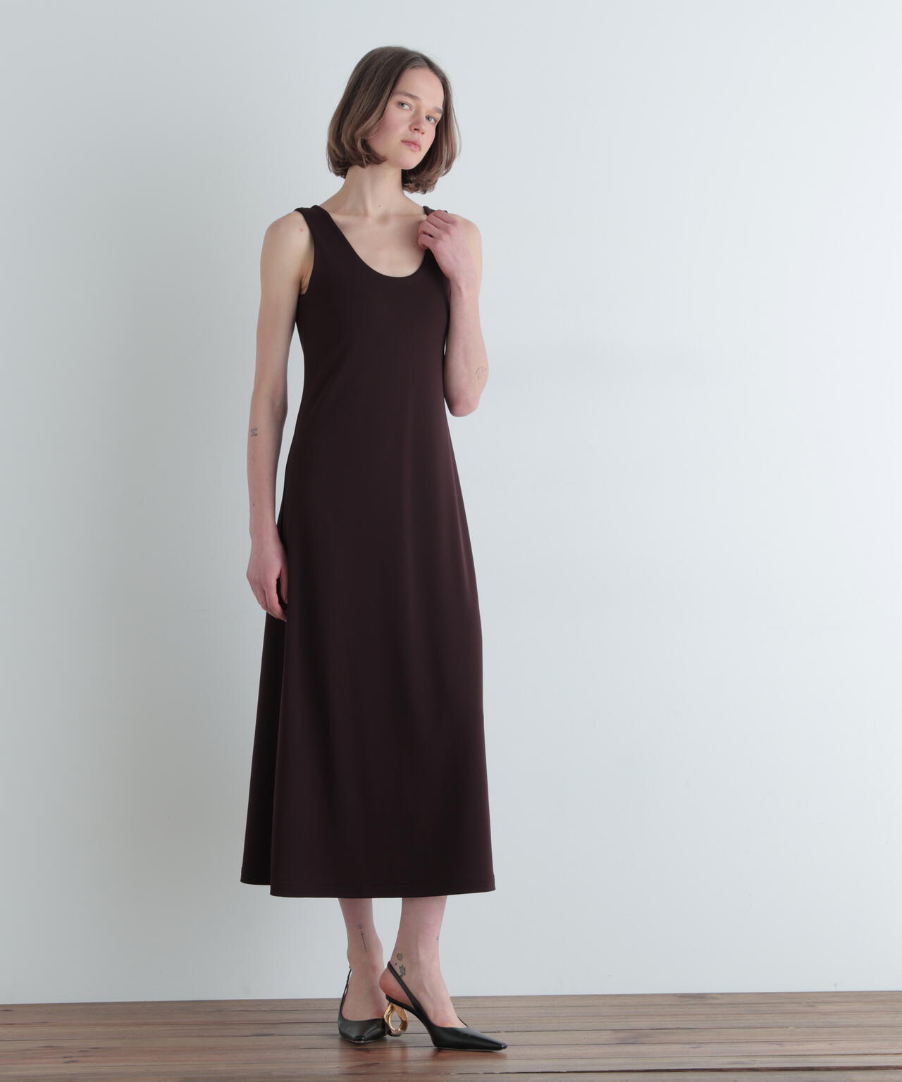 カップインＵネックドレス