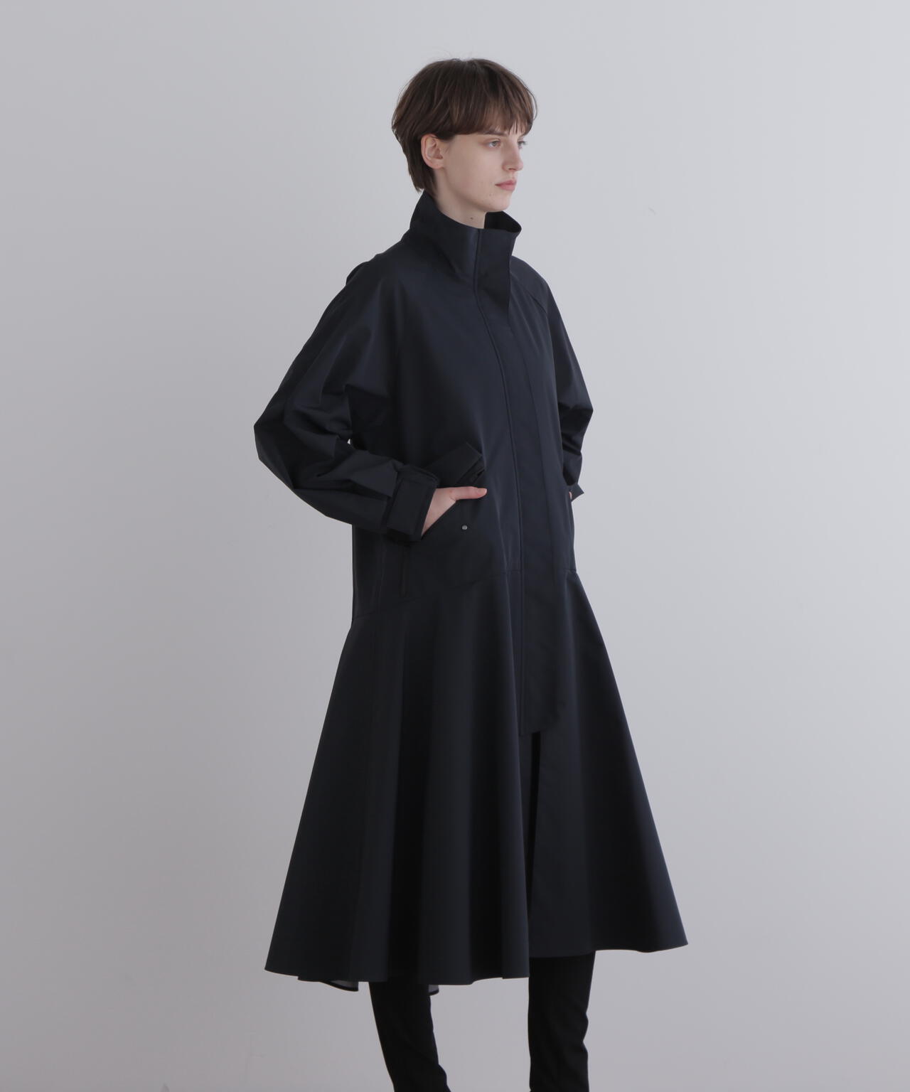 美品　LE PHIL ブラックジップアップドレス風ジャケット　celford ボンディングスタンドカラージャケット | LE PHIL（ル フィル