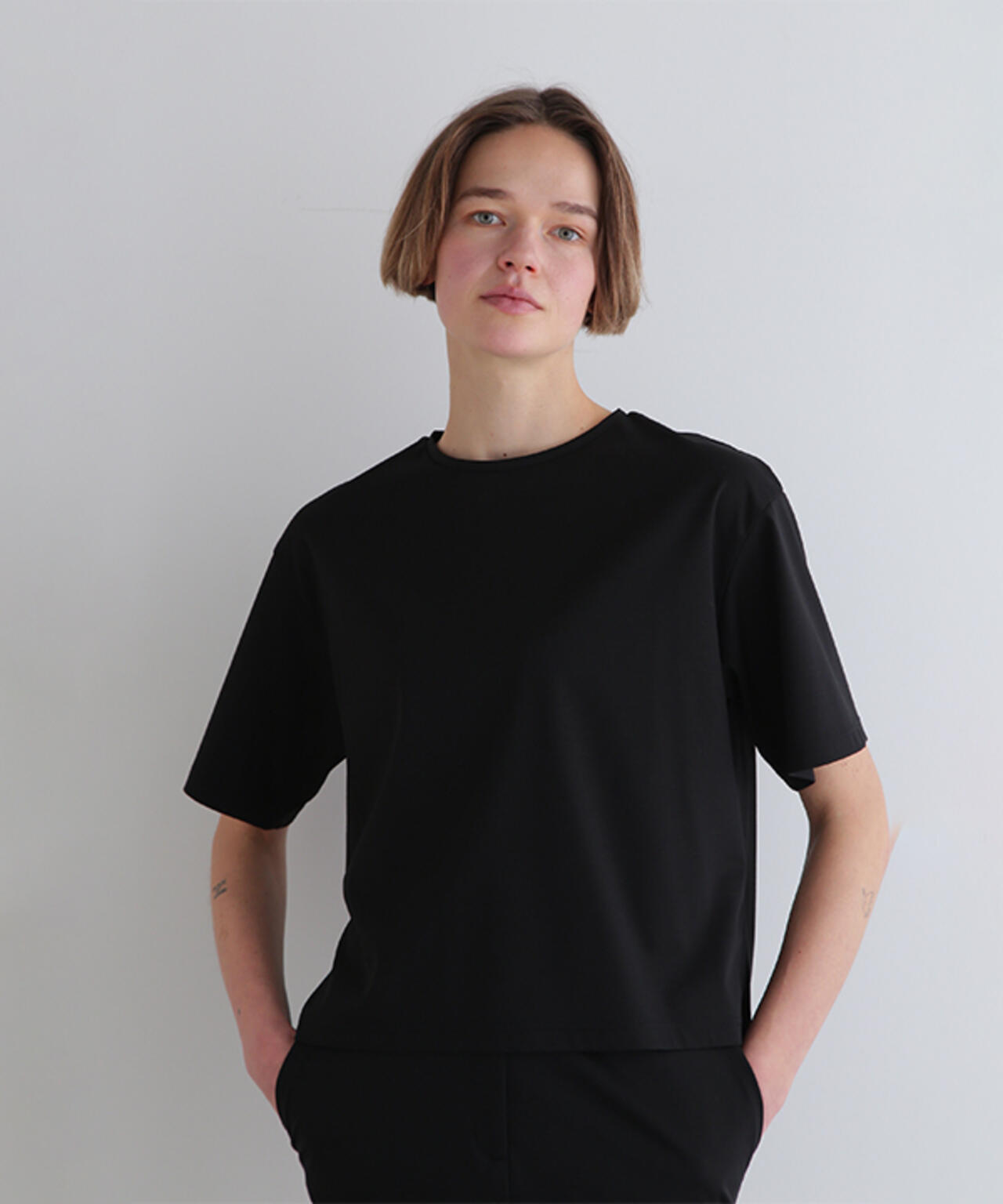 身長178　B75　W60　H90 着用サイズ：F