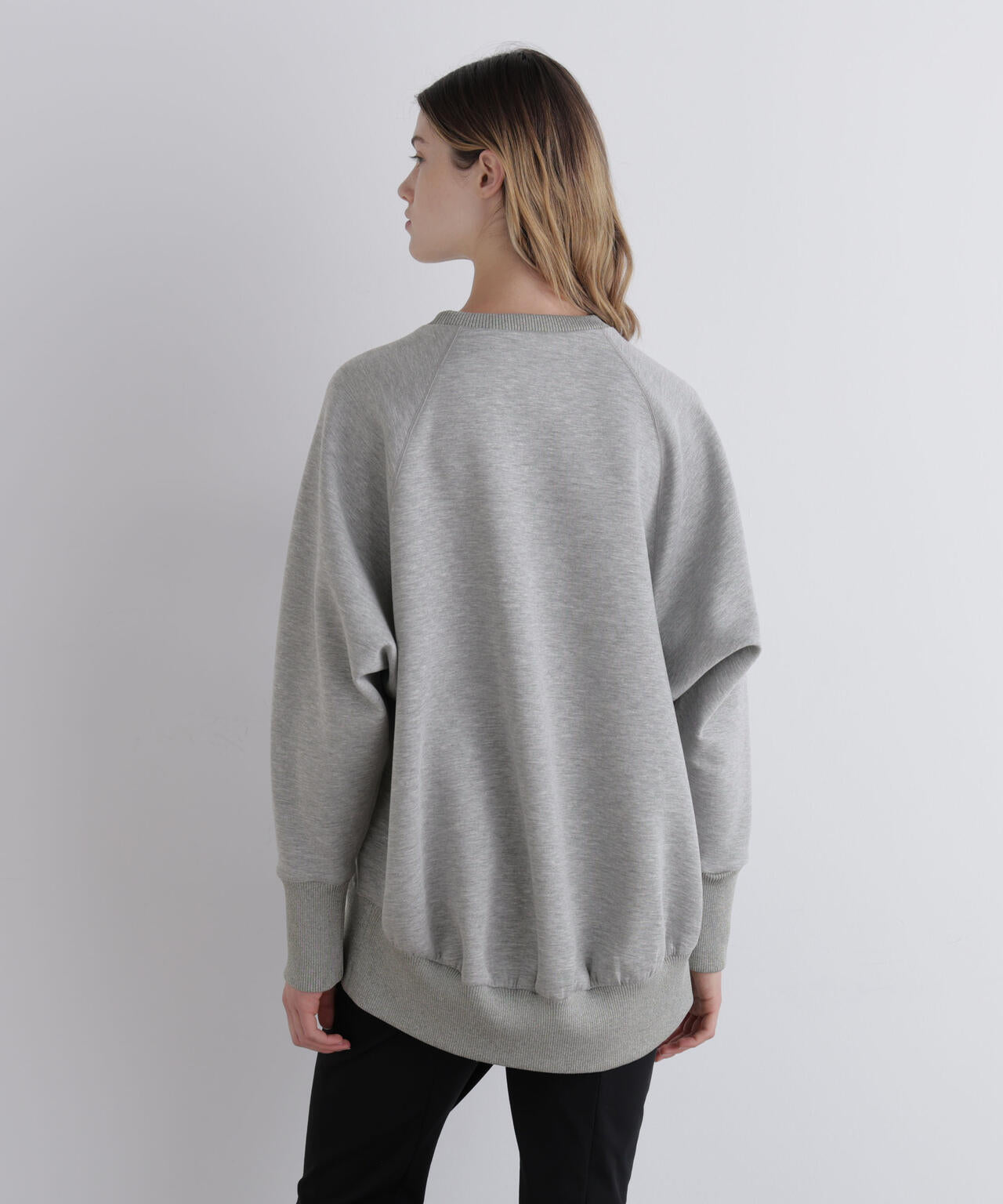 LE PHIL SPORTS》ダンボールオーバーサイズプルオーバー | LE PHIL（ル