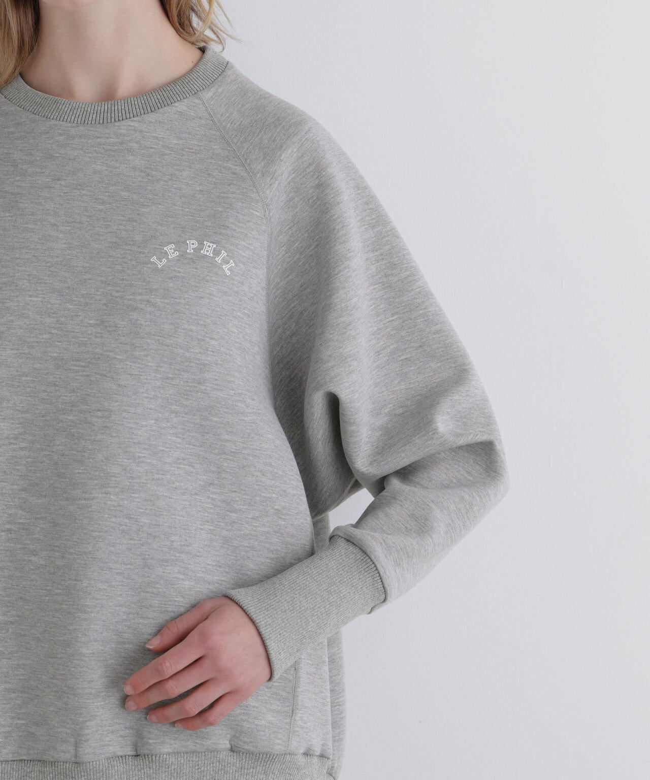 LE PHIL SPORTS》ダンボールオーバーサイズプルオーバー | LE PHIL（ル