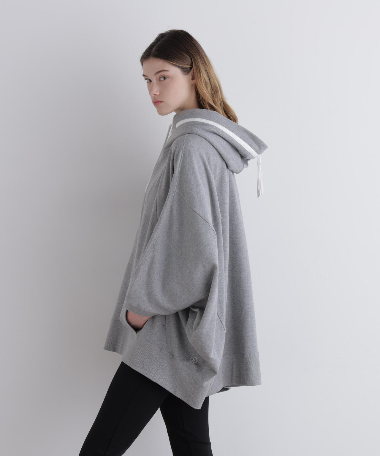 LE PHIL SPORTS》ミニ裏毛ポンチョ | LE PHIL（ル フィル） ｜【公式