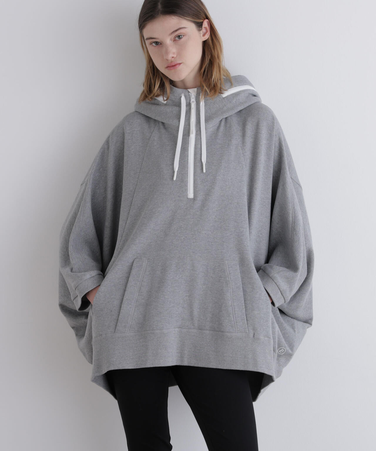 《LE PHIL SPORTS》ミニ裏毛ポンチョ