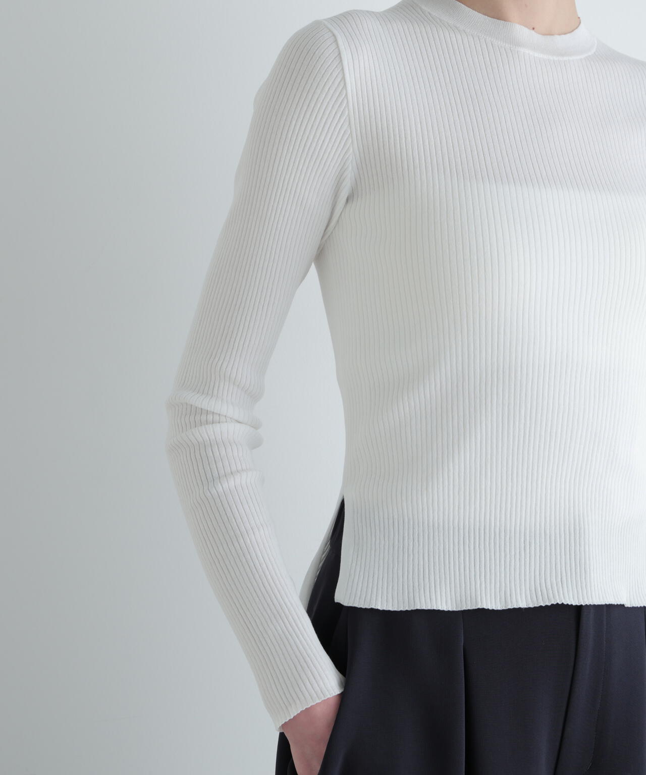 長袖シアーニット