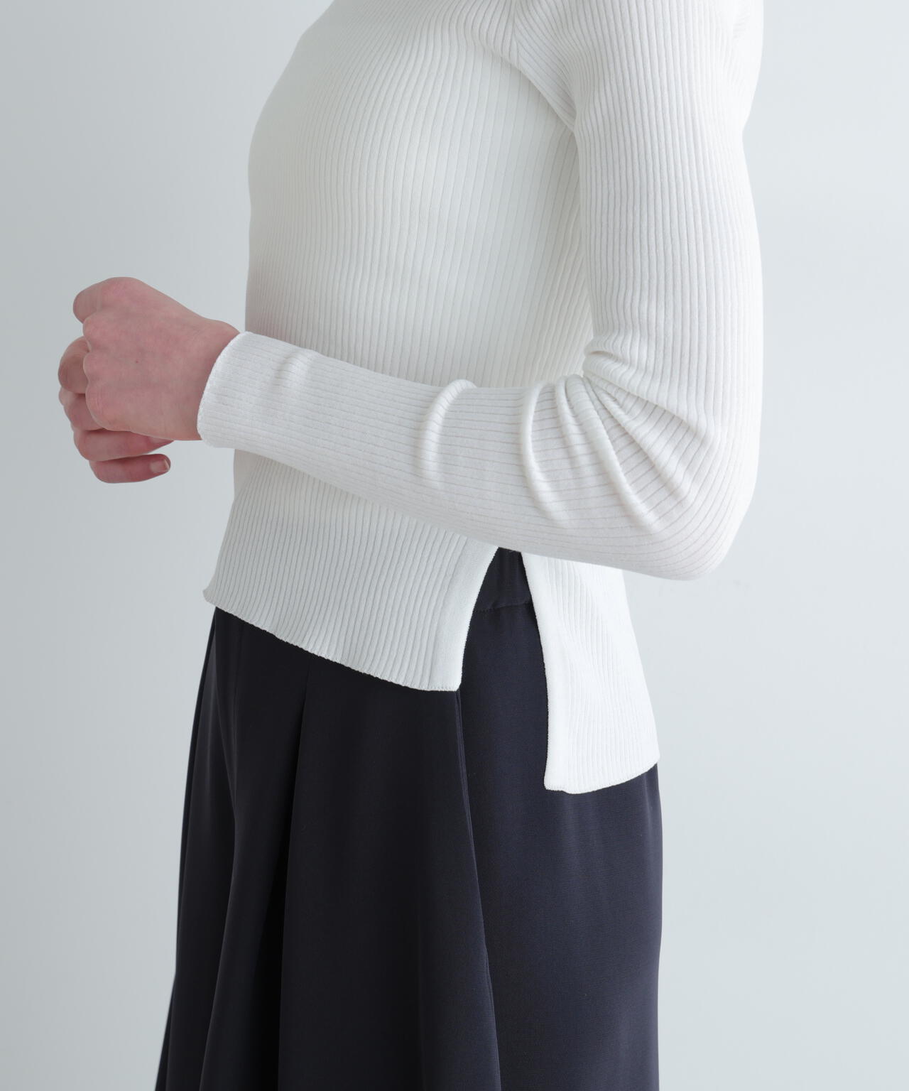 長袖シアーニット