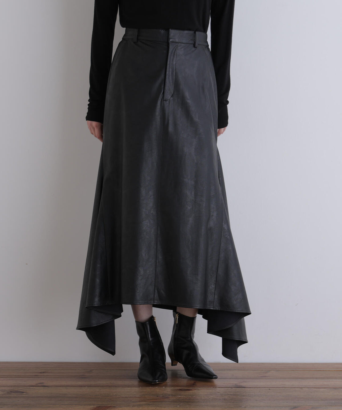 身長173ｃｍ　Ｂ81　Ｗ61　Ｈ89 着用サイズ：F