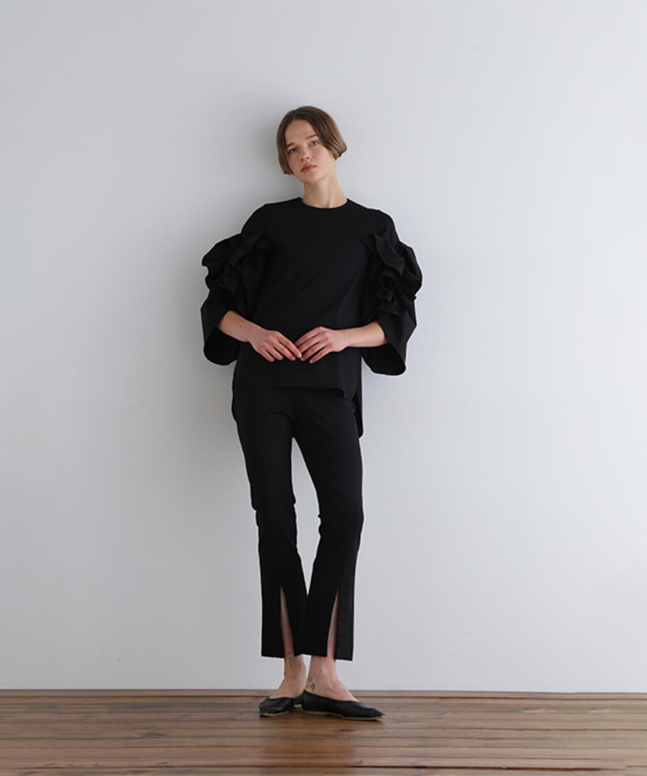 ハイストレッチフロントスリットパンツ