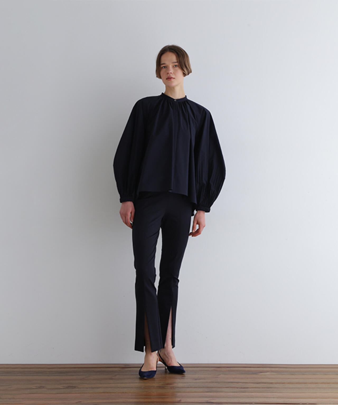 ハイストレッチフロントスリットパンツ | LE PHIL（ル フィル