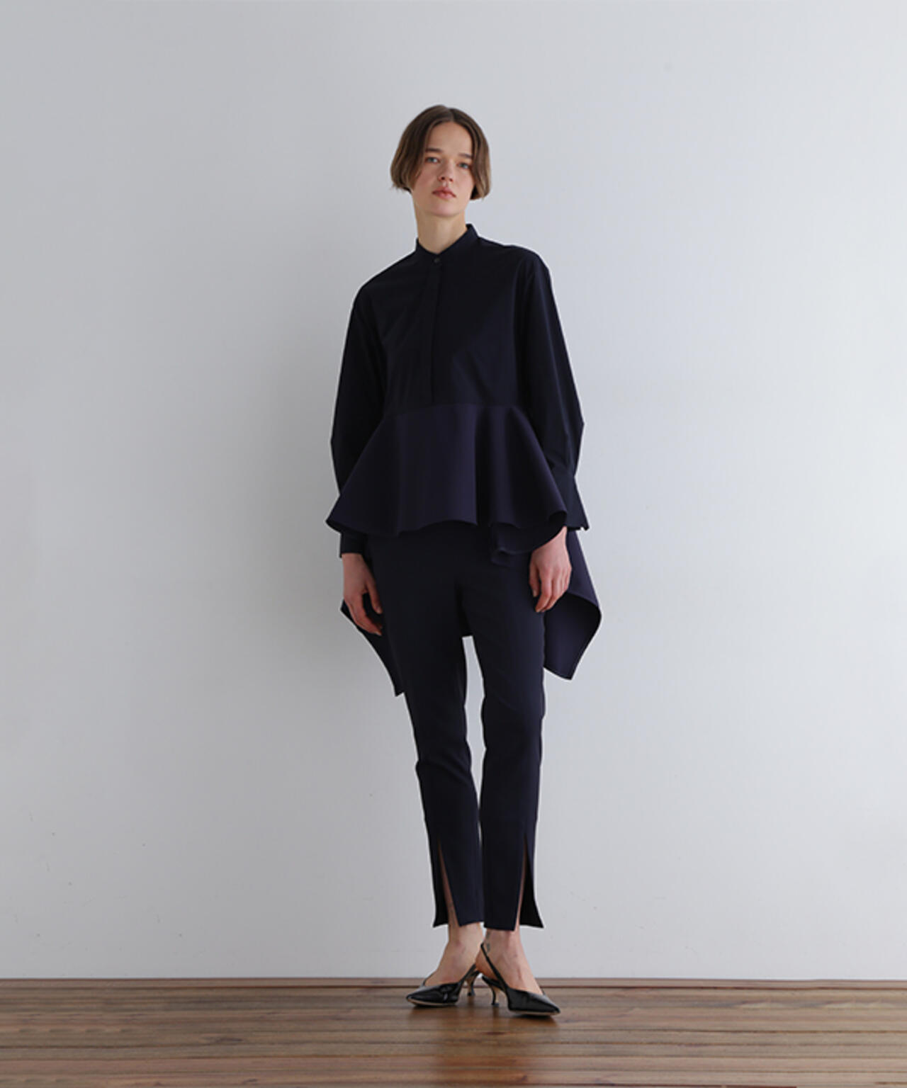 ハイストレッチフロントスリットパンツ