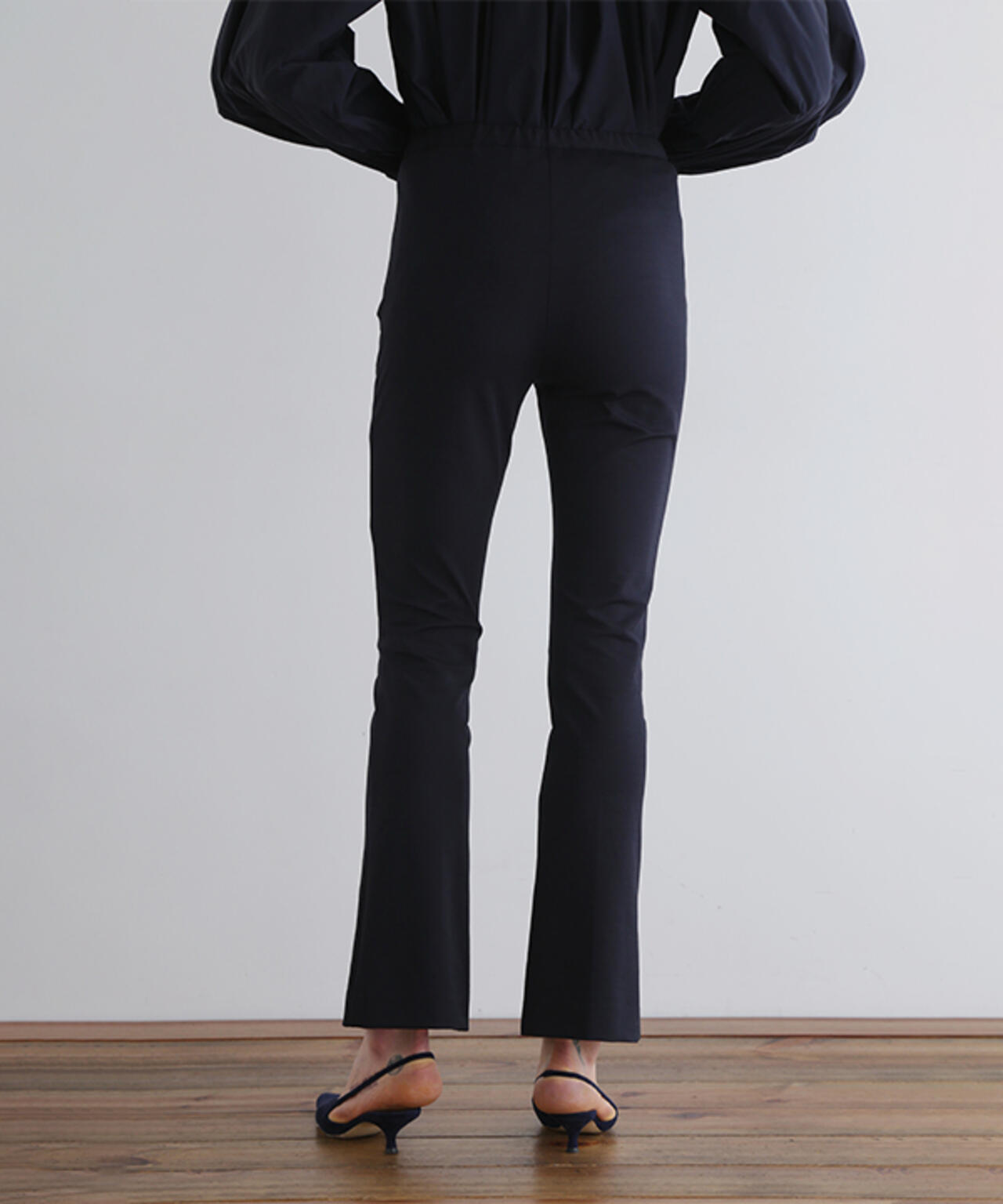 ハイストレッチフロントスリットパンツ