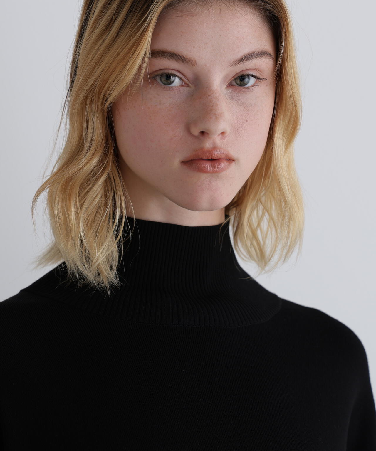 オーバーサイズプルオーバーニット