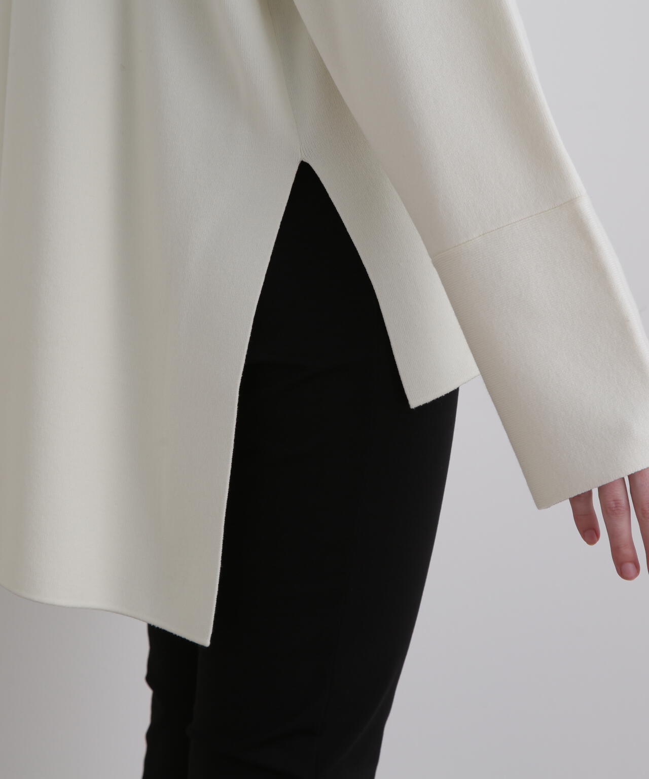 オーバーサイズプルオーバーニット